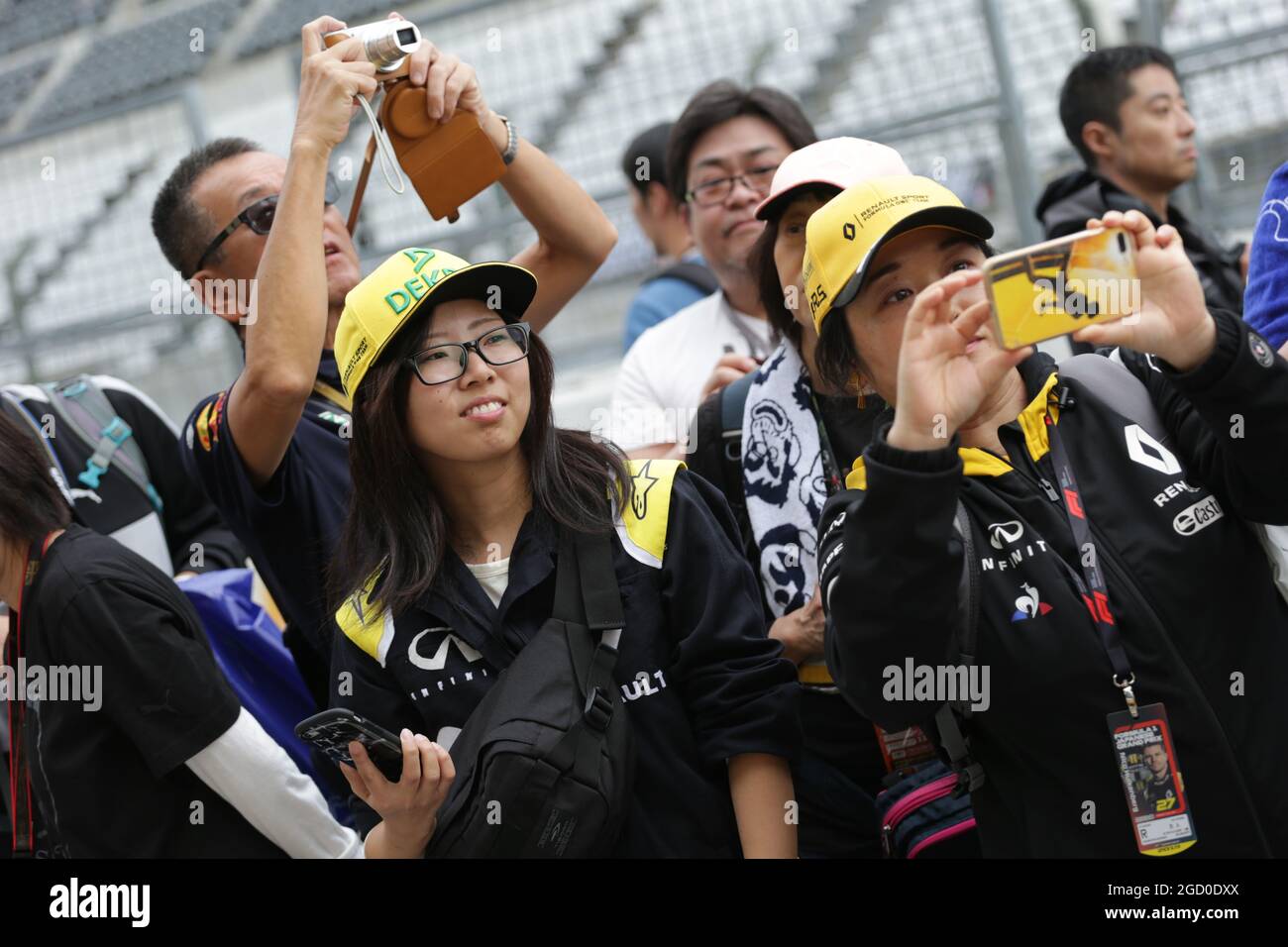 Fans des Renault F1 Teams. Großer Preis von Japan, Donnerstag, 10. Oktober 2019. Suzuka, Japan. Stockfoto