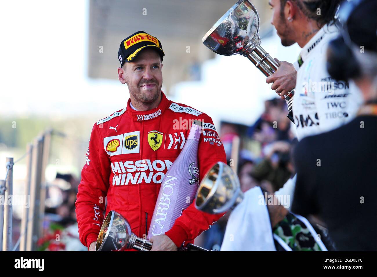 Sebastian Vettel (GER) Ferrari feiert seinen zweiten Platz auf dem Podium. Großer Preis von Japan, Sonntag, 13. Oktober 2019. Suzuka, Japan. Stockfoto