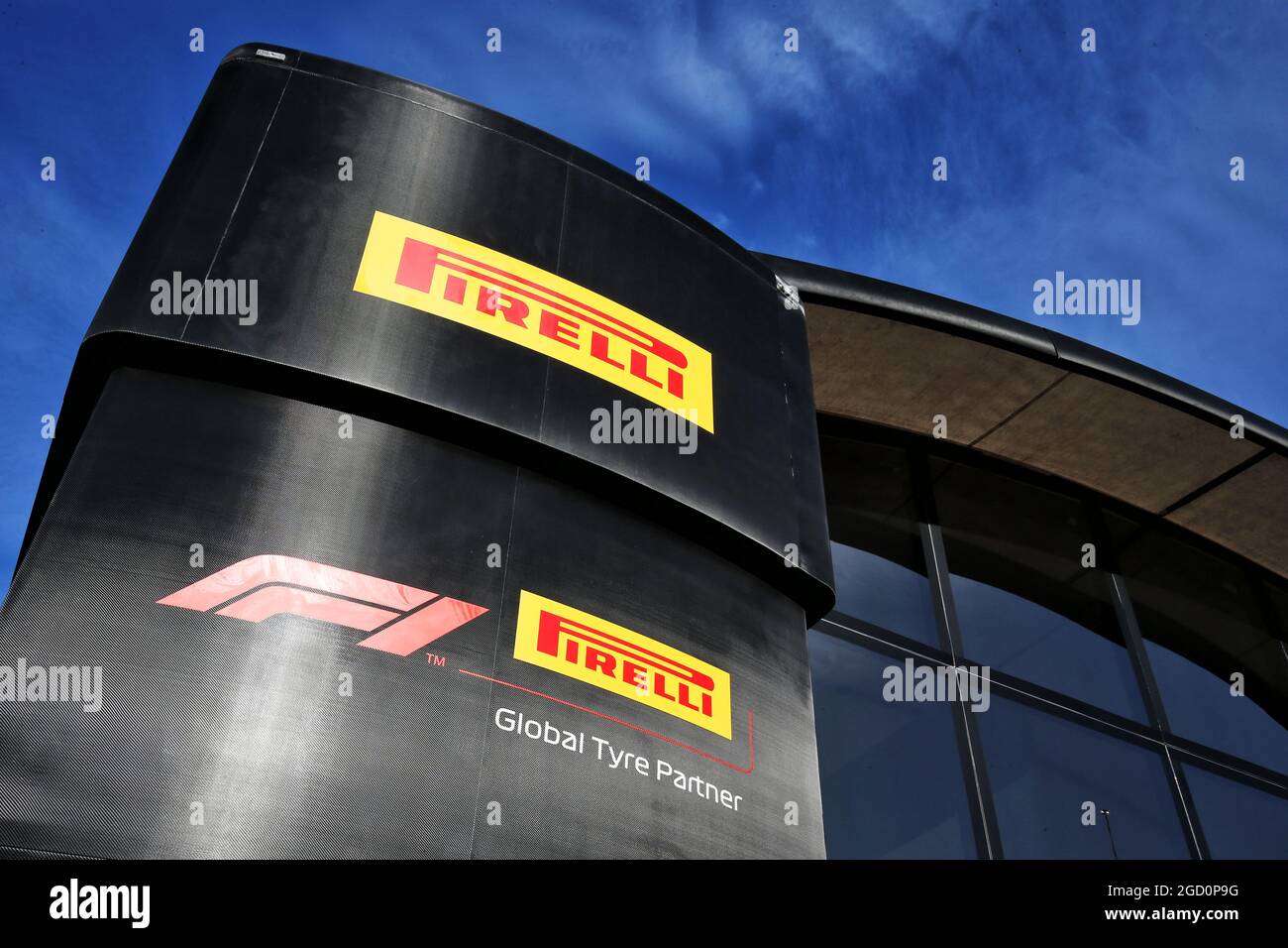Pirelli Wohnmobil. Formel-1-Tests, Tag 1, Mittwoch, 26. Februar 2020. Barcelona, Spanien. Stockfoto