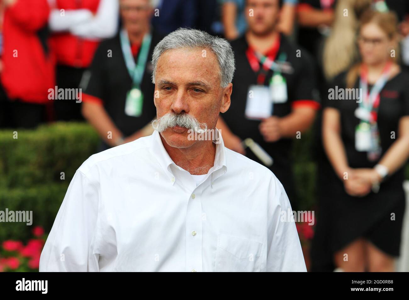 Chase Carey (USA), Vorsitzender der Formel-1-Gruppe, bei einer Pressekonferenz im Freien nach der Absage des Großen Preises von Australien. Großer Preis von Australien, Freitag, 13. März 2020. Albert Park, Melbourne, Australien. Stockfoto