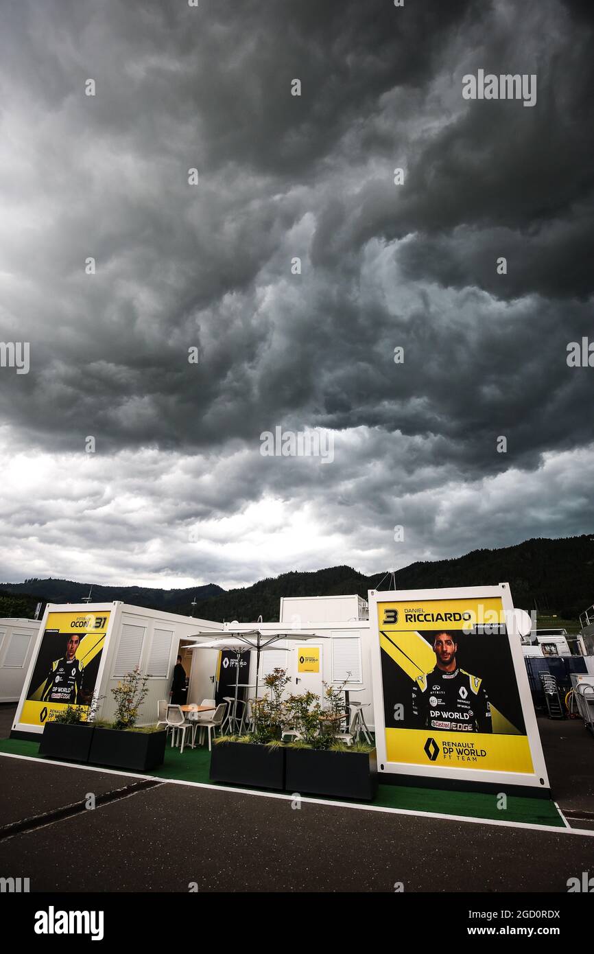Fahrerlager-Atmosphäre - Renault F1 Team. Großer Preis von Österreich, Mittwoch, 1. Juli 2020. Spielberg, Österreich. Stockfoto