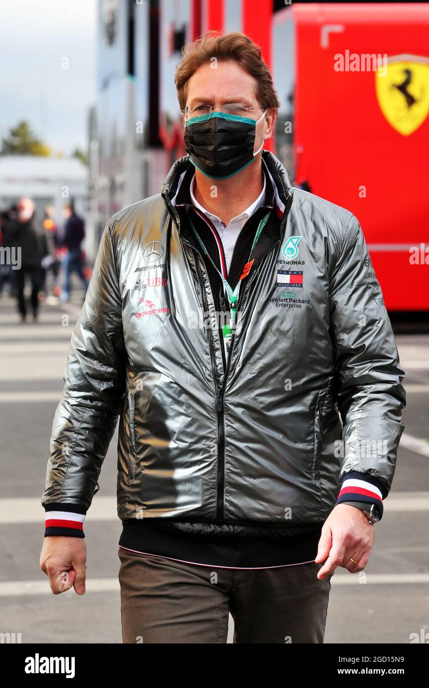 Ola Kallenius (SWE) Daimler Vorsitzender des Vorstands und Leiter Mercedes-Benz. Eifel Grand Prix, Sonntag, 11. Oktober 2020. Nurbugring, Deutschland. Stockfoto