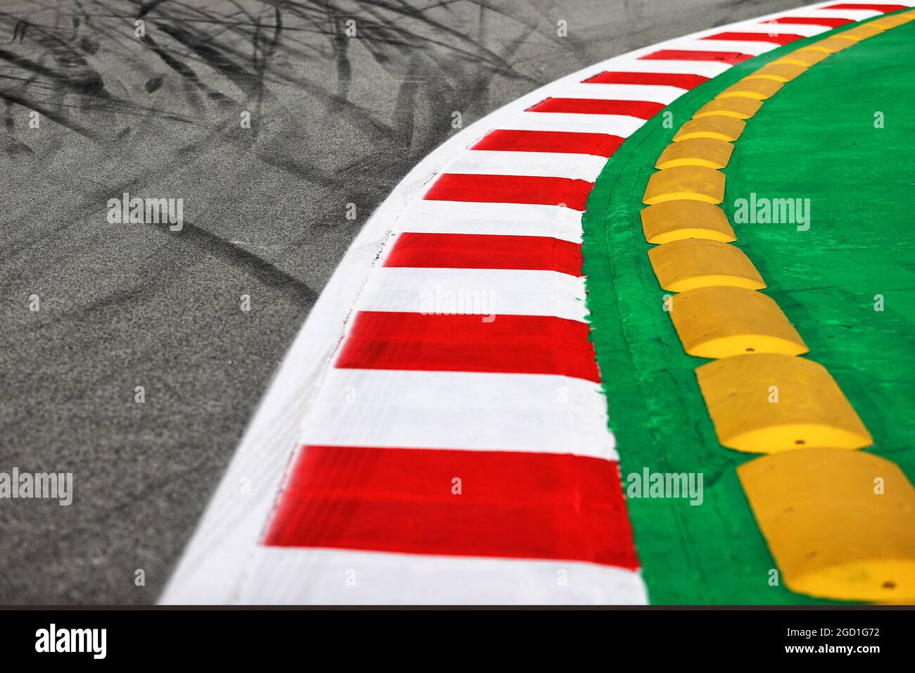 Atmosphäre im Schaltkreis – Details zur Bordsteinkante. Großer Preis von Spanien, Donnerstag, 6. Mai 2021. Barcelona, Spanien. Stockfoto