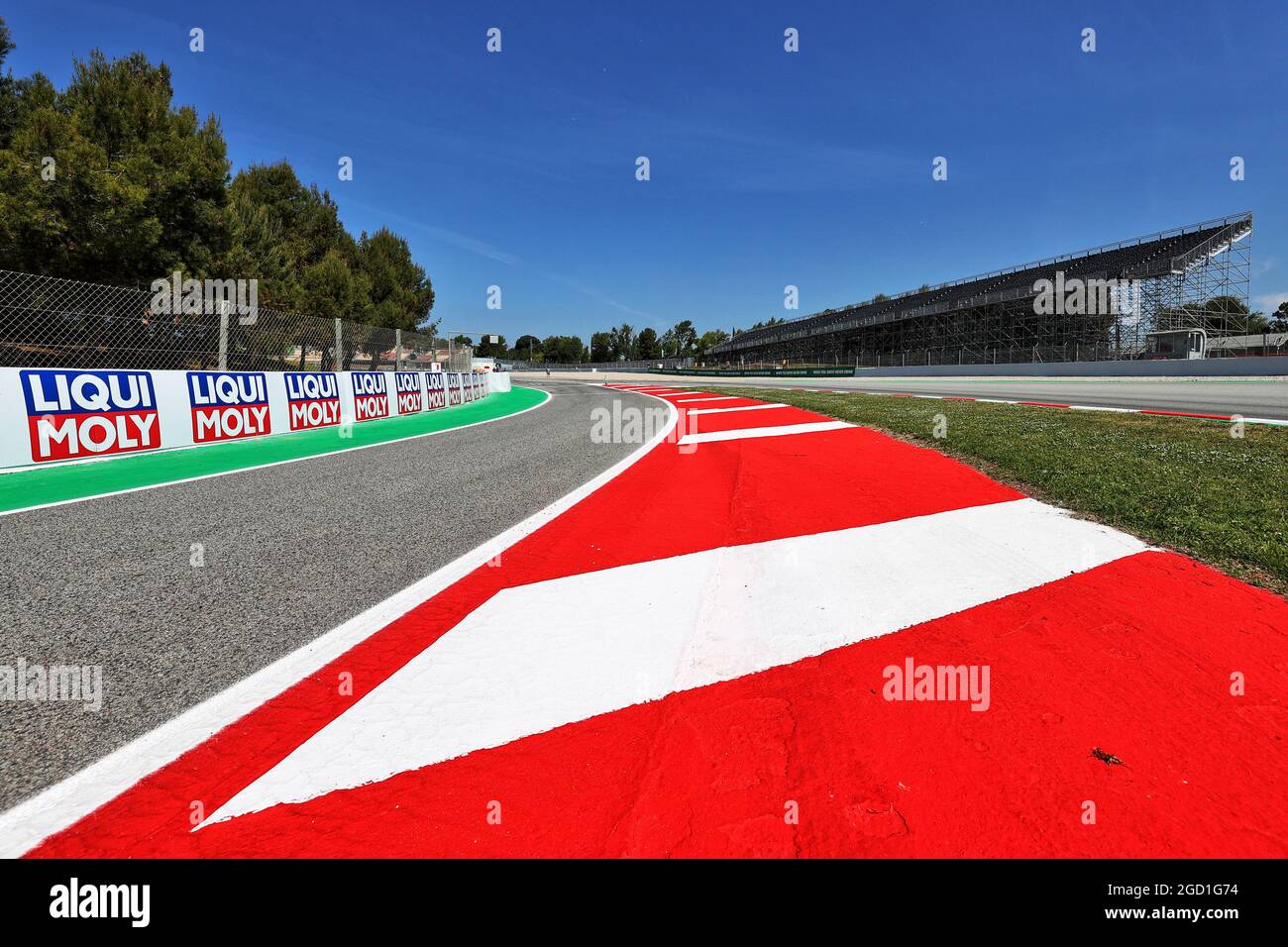 Atmosphäre auf der Rennstrecke - Eingang zur Boxengasse. Großer Preis von Spanien, Donnerstag, 6. Mai 2021. Barcelona, Spanien. Stockfoto
