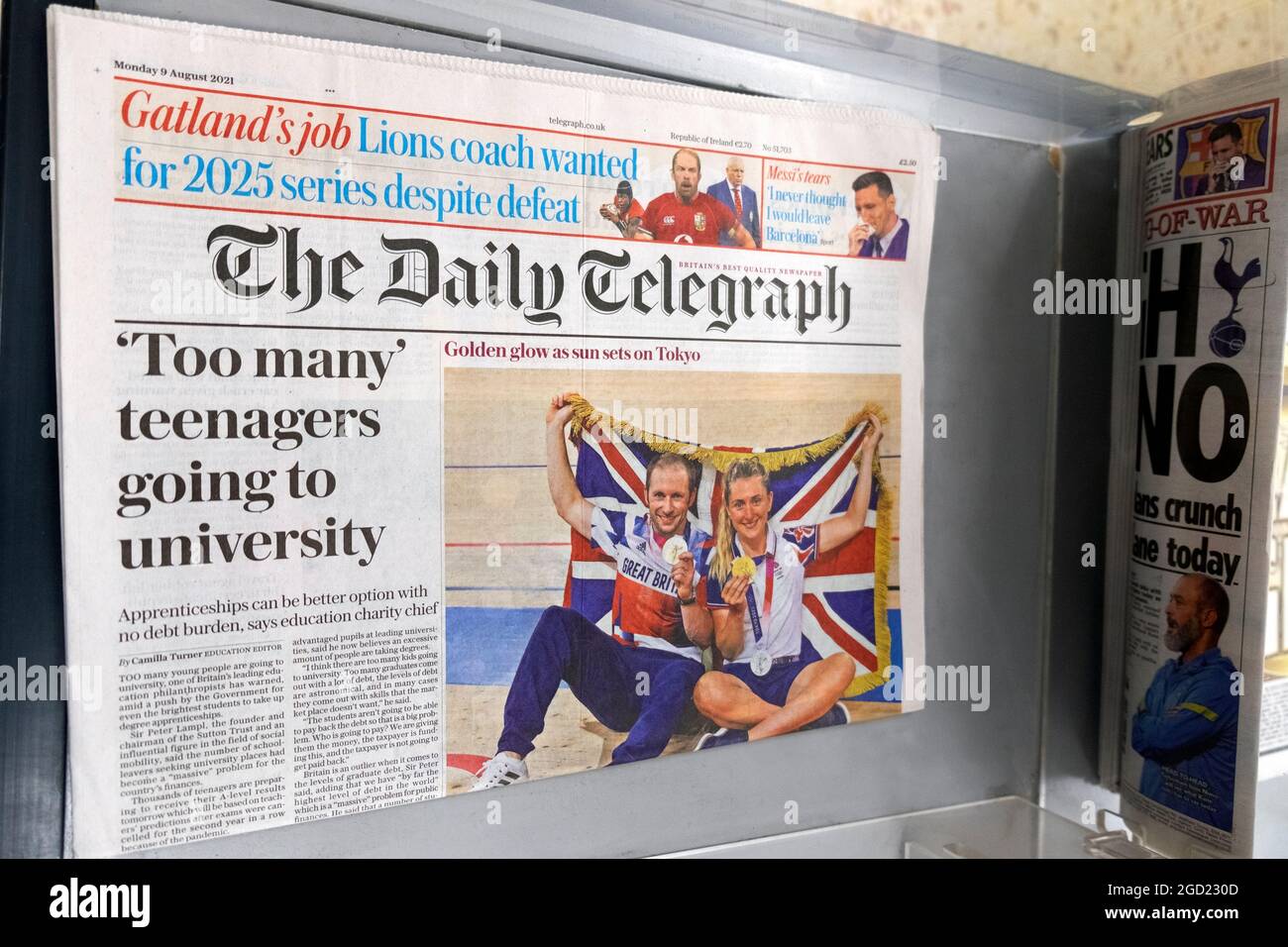 „zu viele Jugendliche gehen zur Universität“, titelt die Tageszeitung Daily Telegraph Education am 10. August 2021 in London, England Stockfoto