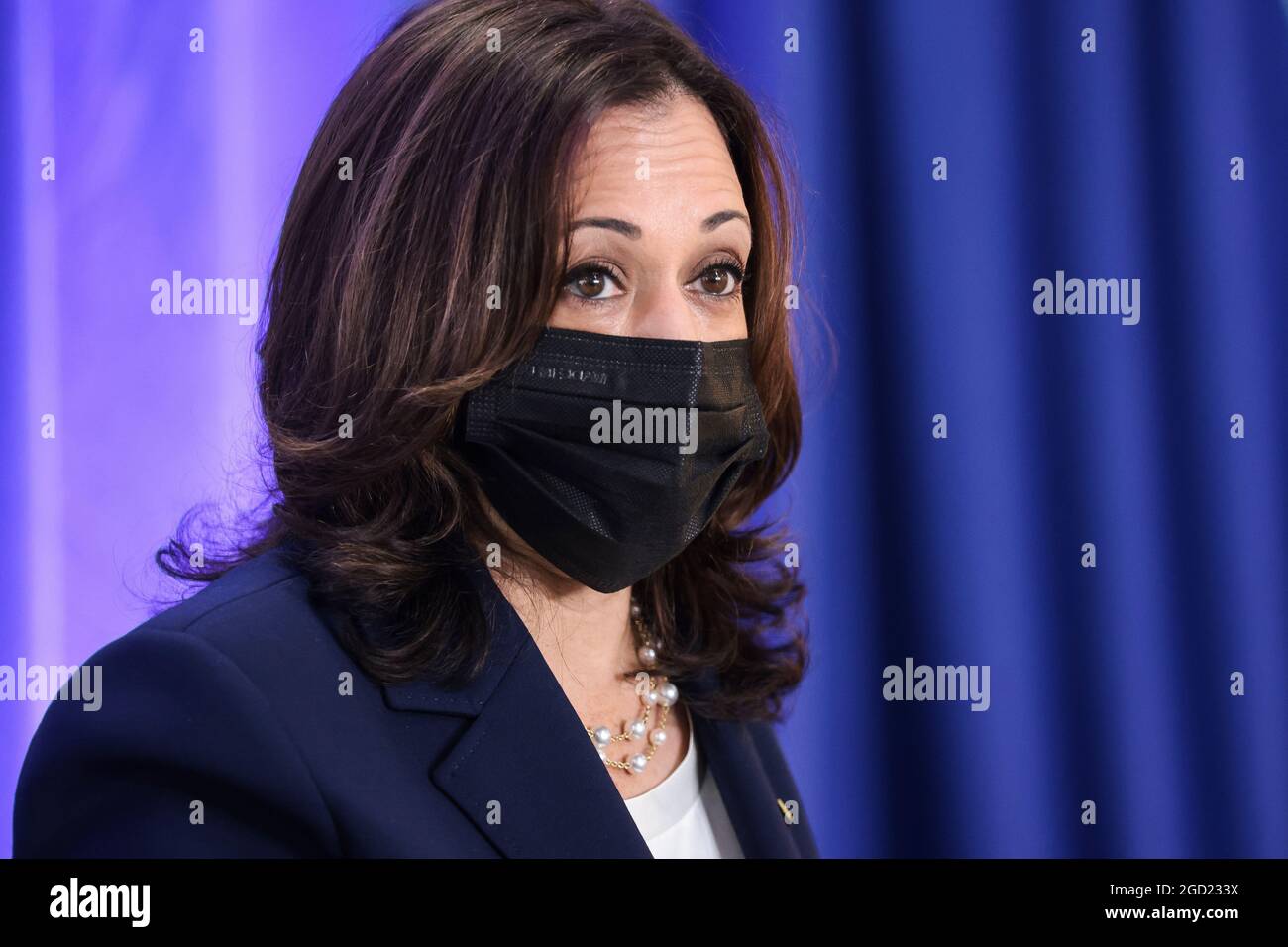 Die Vizepräsidentin der Vereinigten Staaten, Kamala Harris, spricht am Dienstag, den 10. August 20010, im Brentwood Health Center von Unity Health Care in Washington, DC über die Bezahlbarkeit der Gesundheitsversorgung.Quelle: Oliver Contreras/Pool via CNP /MediaPunch Stockfoto