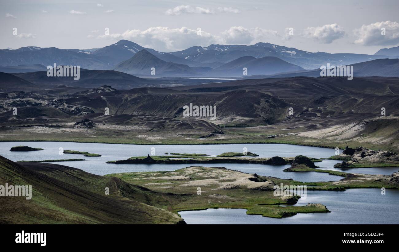 Vulkanische Landschaft nahe dem See Þórisvatn, hoch oben im zentralen Hochland Islands Stockfoto