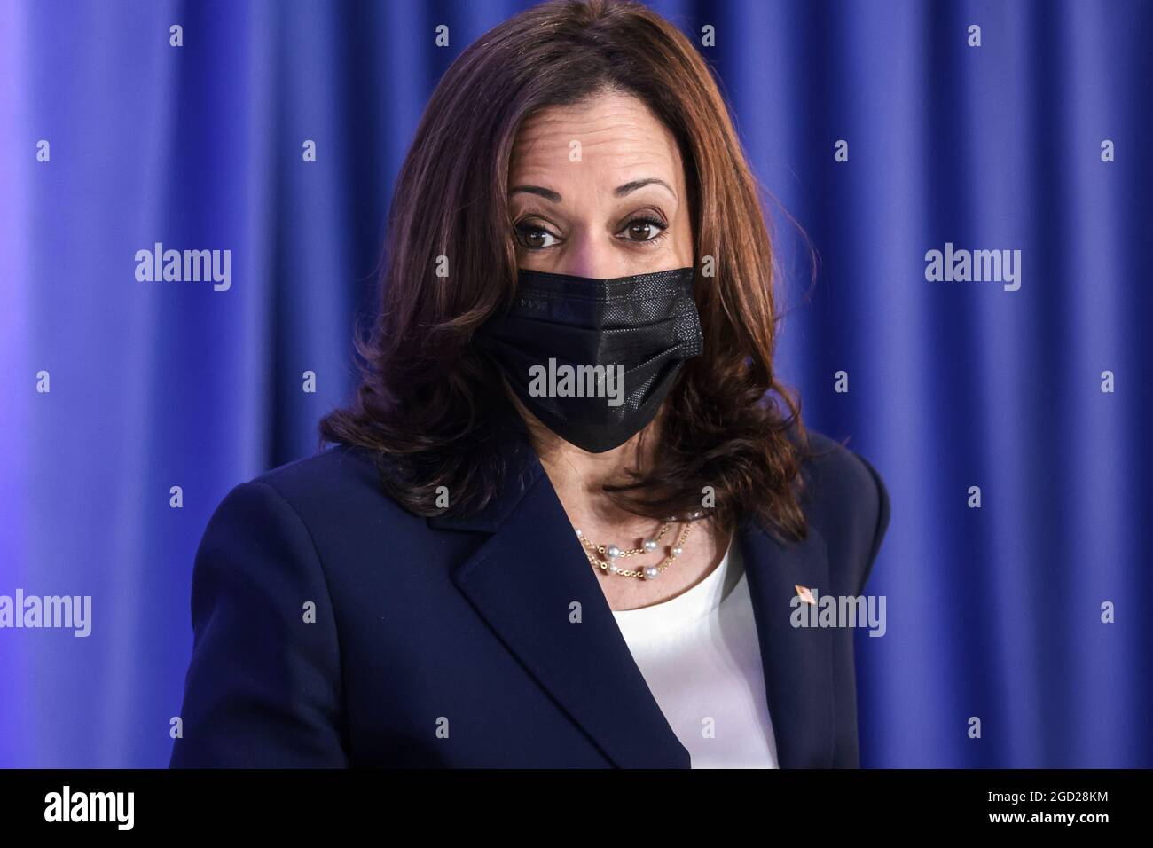 Washington, DC. August 2001. Die US-Vizepräsidentin Kamala Harris spricht am Dienstag, den 10. August 20010, im Unity Health Cares Brentwood Health Center in Washington, DC über die Erschwinglichkeit der Gesundheitsversorgung. Quelle: Oliver Contreras/Pool via CNP/dpa/Alamy Live News Stockfoto