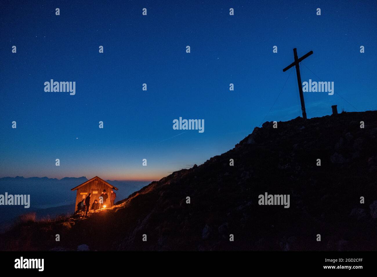 Geographie / Reisen, Deutschland, Bayern, Benediktenwand, Gipfelbiwak, BAYERISCHE ALPEN, ZUSÄTZLICHE-RIGHTS-CLEARANCE-INFO-NOT-AVAILABLE Stockfoto