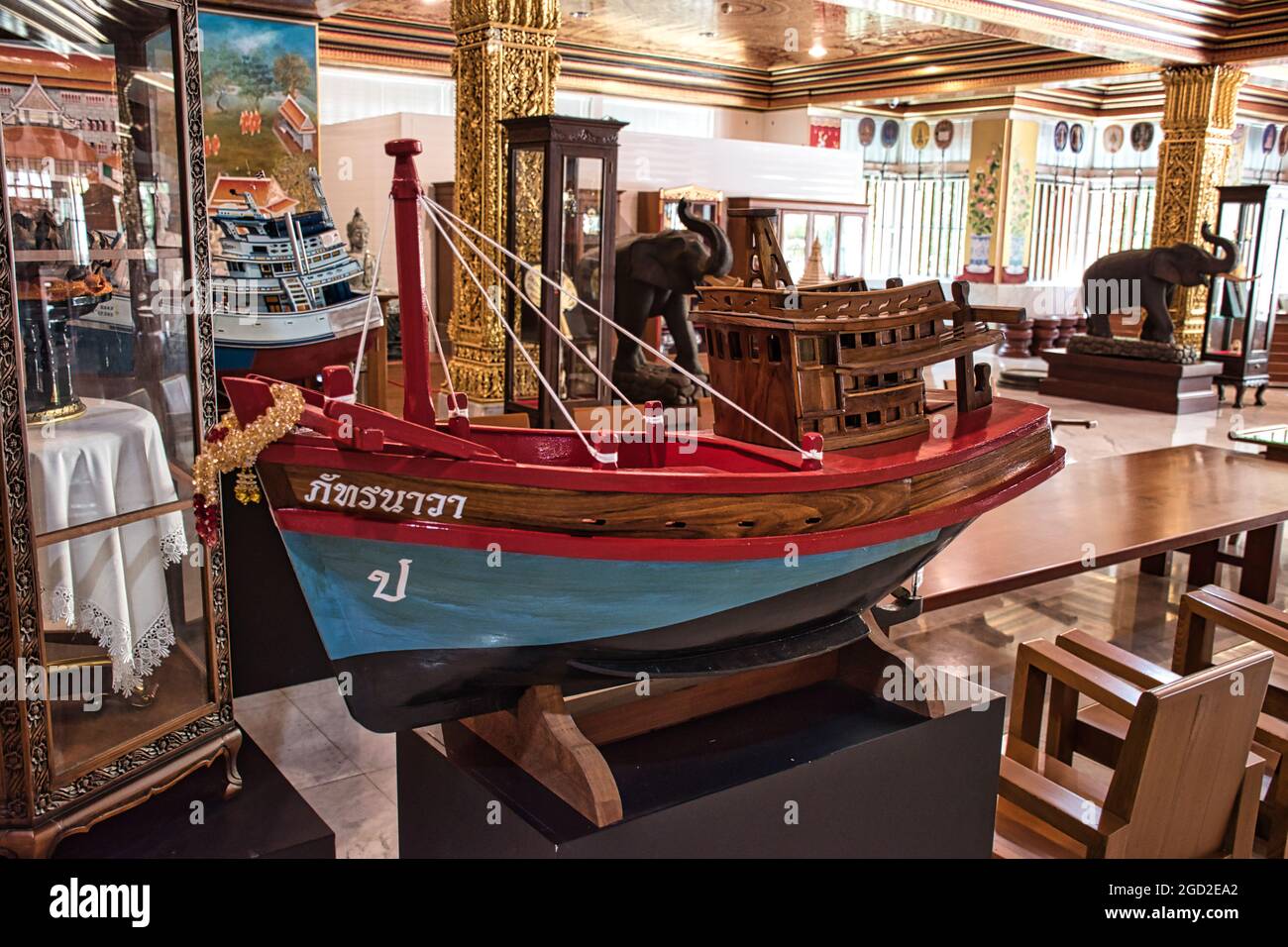 Bangkok, Thailand 07. April 2021 Museum mit erstaunlichen Modellen, Modellen, Skulpturen in Maharatchamongkol große Pagode am Wat Paknam Tempel in Phasi Charo Stockfoto
