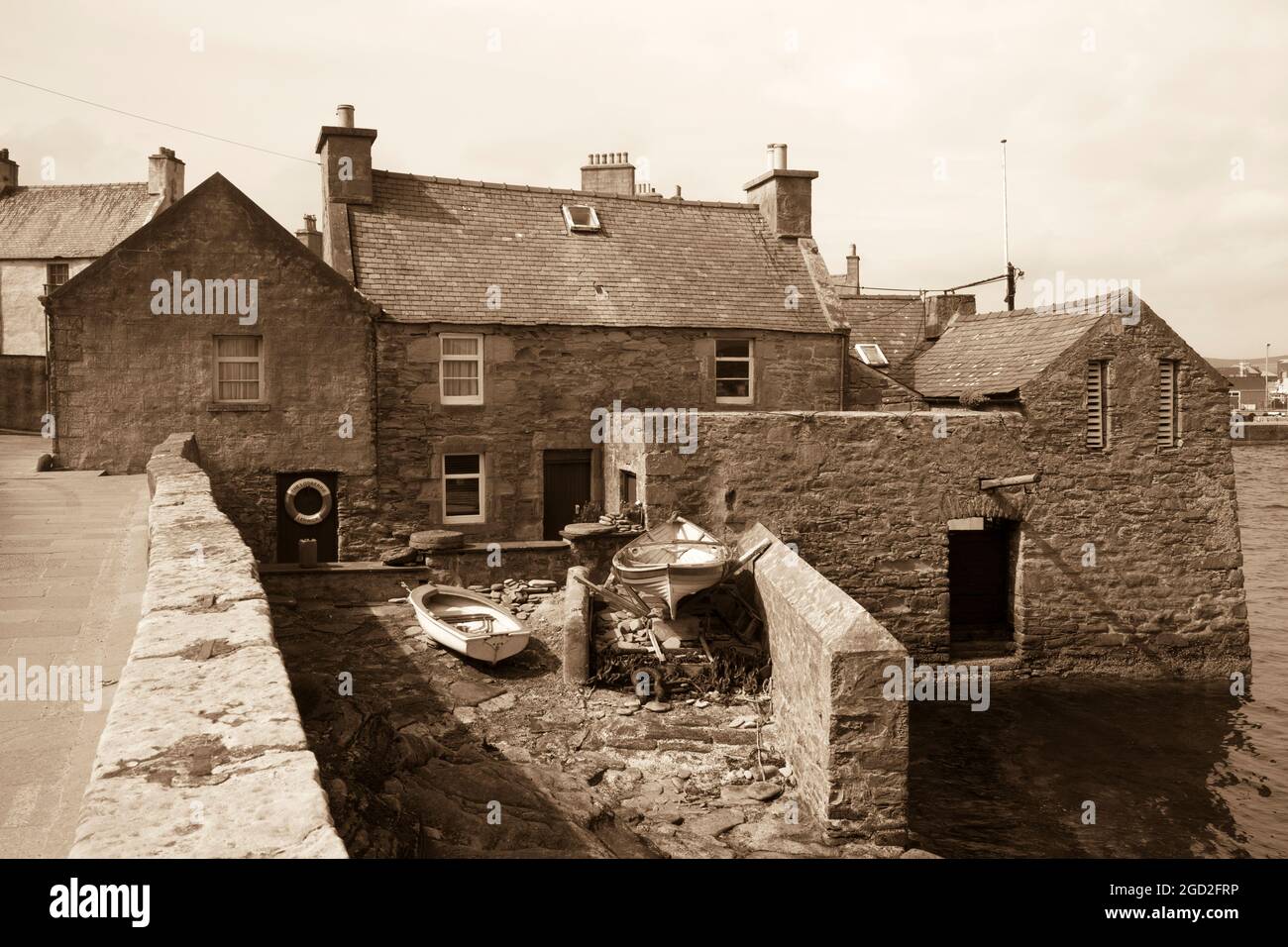 Sepiafarbene Fotografie der Lodberrie, Lerwick, im alten Stil. Original fotografiert 2021. Stockfoto