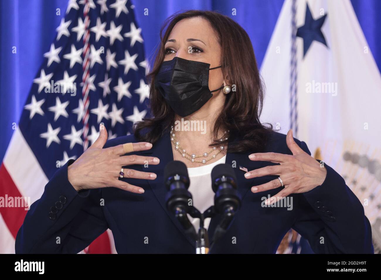 Washington, Usa. August 2021. US-Vizepräsidentin Kamala Harris spricht am Dienstag, den 10. August 20010, im Brentwood Health Center von Unity Health Care über die Erschwinglichkeit der Gesundheitsversorgung in Washington, DC. Foto von Oliver Contreras/UPI Credit: UPI/Alamy Live News Stockfoto