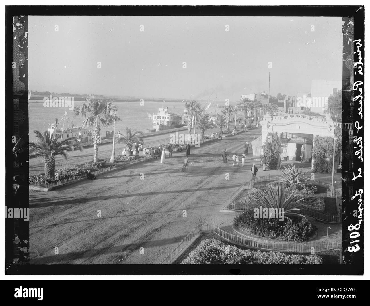 Ägypten. Luxor. Nil vom Winter Palace Hotel; zeigt ein Dampfschiff oder einen Dampfer, der entlang des Flusses Ca angedockt ist. 1936 Stockfoto