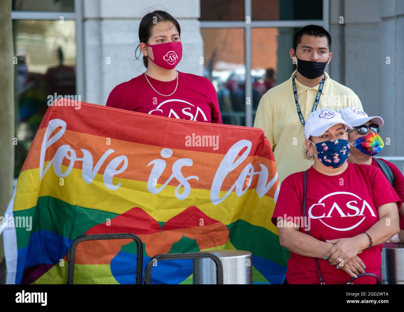 Mitglieder der CASA, einer Basisorganisation für Immigranten, protestieren am 10. August 2021 am Hauptsitz der US-Einwanderungs- und Zollbehörde in Washington, DC, gegen eine Einwanderungsreform. (Foto: Matthew Rodier/Sipa USA) Quelle: SIPA USA/Alamy Live News Stockfoto