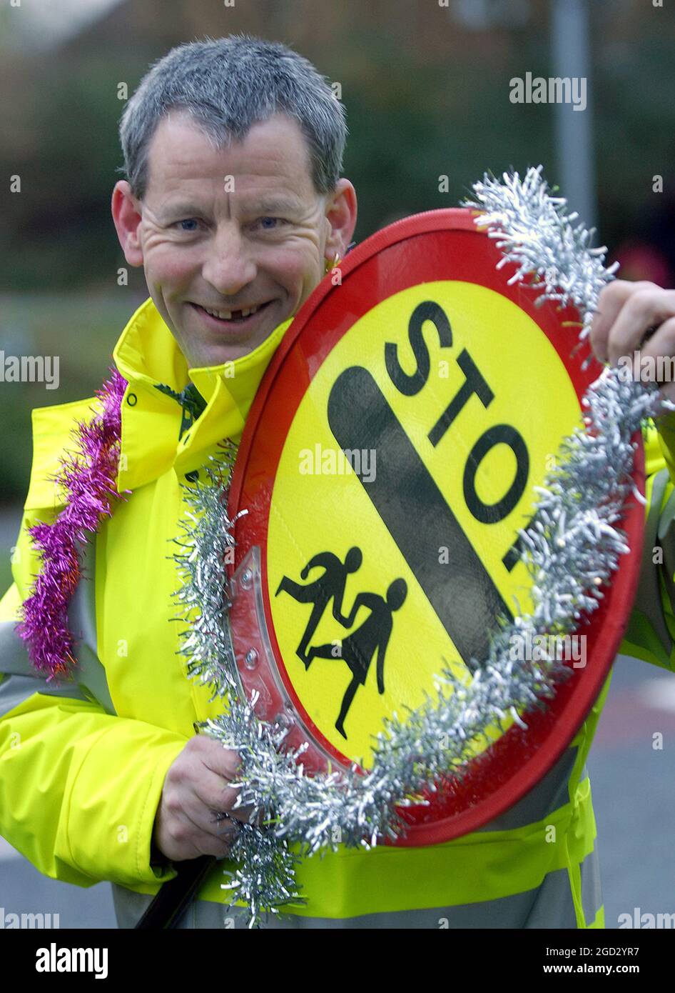 KEVIN SIMPSON, EIN LOLLIPOP-SCHULMENSCH, DER AN DER BERRYWOOD-GRUNDSCHULE IN SOUTHAMPTON VERBOTEN WURDE, SEINEN LOLLIPOP ZU SCHMÜCKEN. PIC MIKE WALKER, 2008 Stockfoto