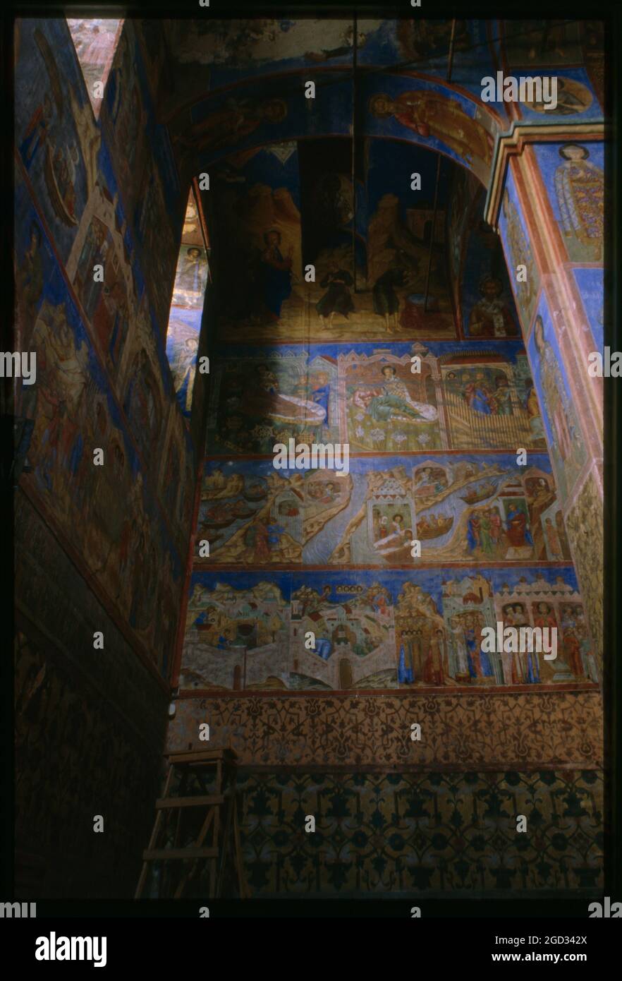 Kirche des heiligen Nikolaus Nadein (1620-22), innen, nordwestliche Ecke, mit Fresken aus dem Leben des heiligen Nikolaus, Jaroslawl', Russland; 1997 Stockfoto