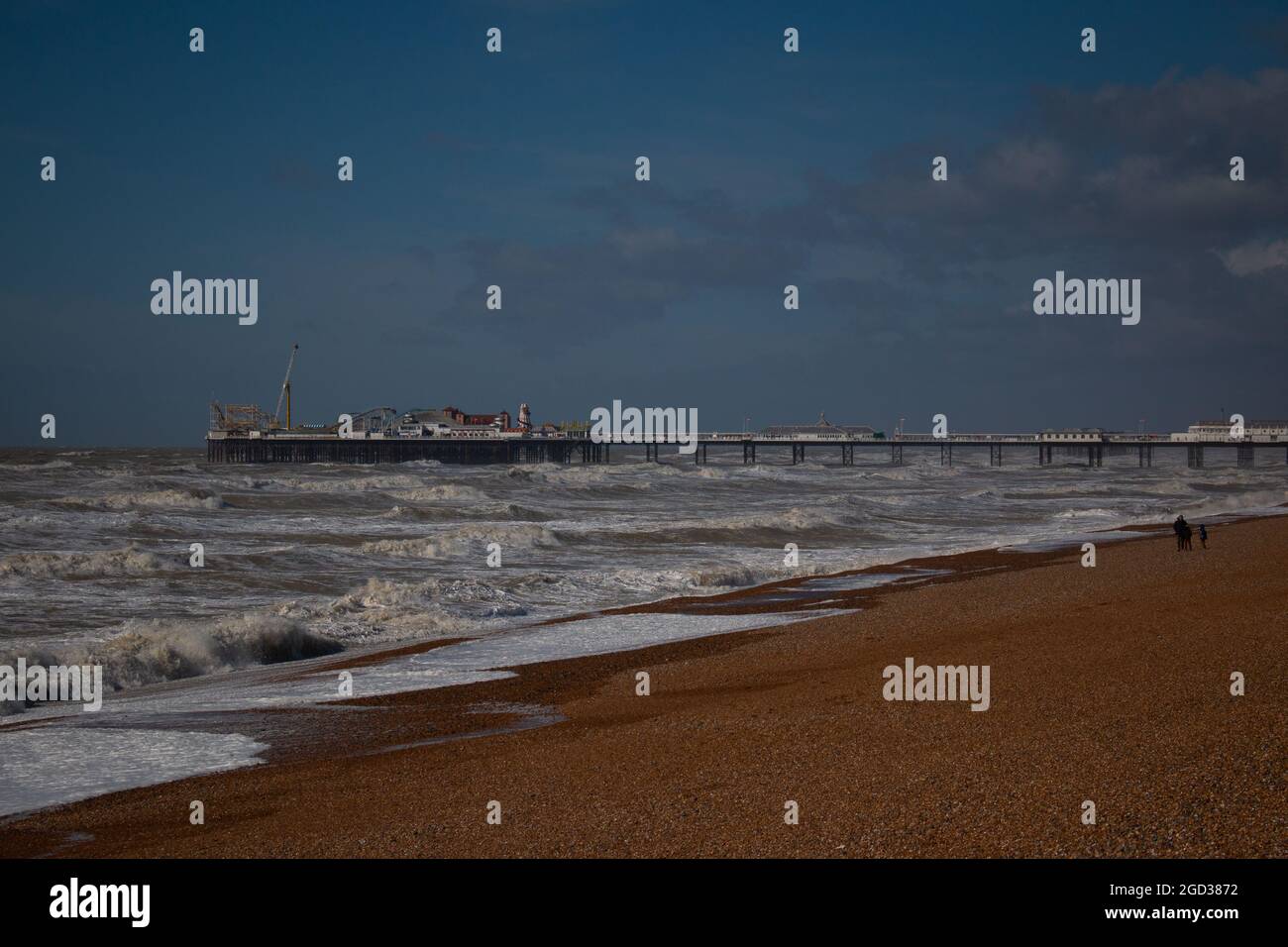 Brighton Strandpromenade und Brighton Palace Pier am Morgen, Brighton, England, Großbritannien Stockfoto
