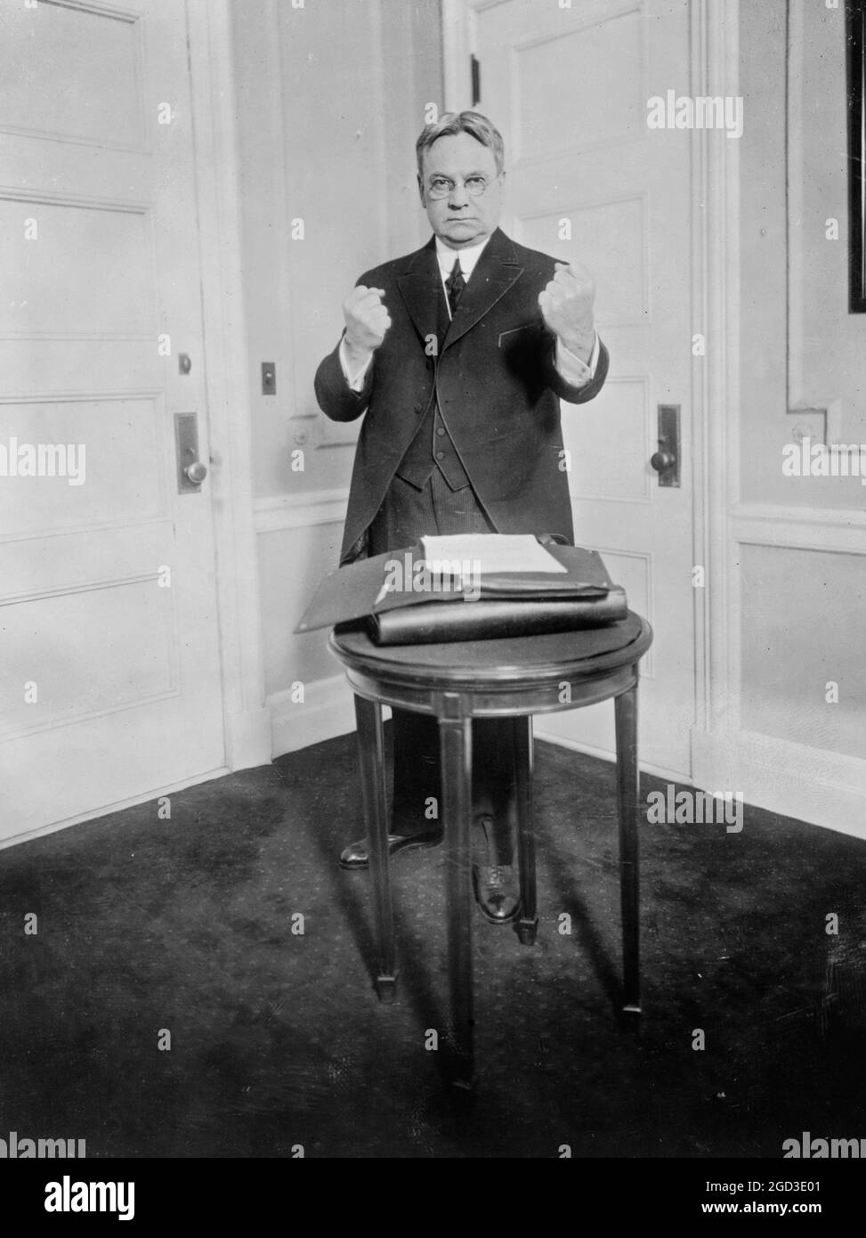 Hiram W. Johnson, in Aktion ca. 1909 Stockfoto