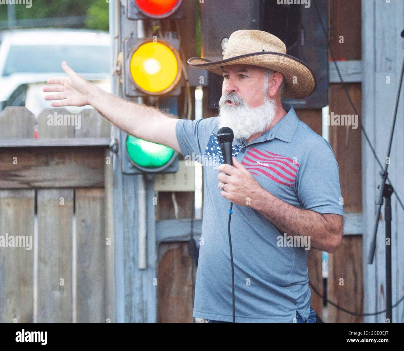 Gahanna, Ohio, USA. 10. August 2021. Joe Blystone spricht bei der Joe Blystone Rally in Gahanna, Ohio, die Menge an. Blystone ist ein Republikaner, der 2022 für den Gouverneur von Ohio läuft. Kredit: Brent Clark/Alamy Stockfoto