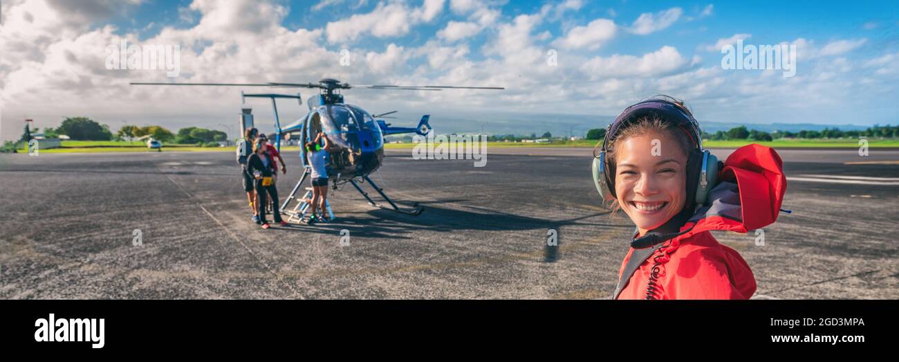 Hubschrauberflug Asiatische Touristen Passagier Frau an Bord Flug auf Kreuzfahrt Exkursion Aktivität in Hawaii. Panorama-Banner des Sommerurlaubs Stockfoto