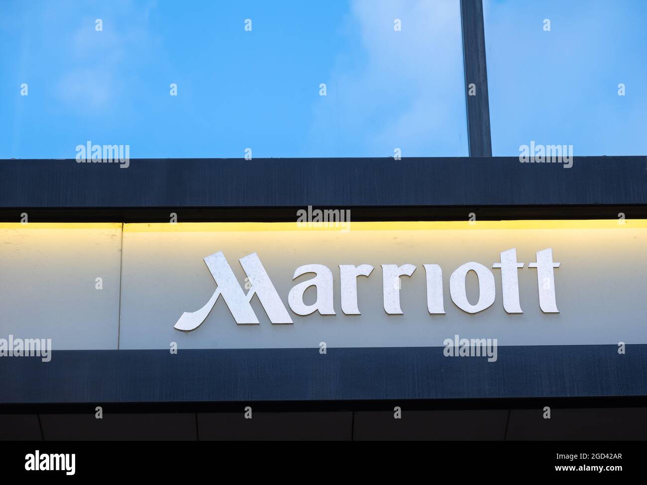 Zürich, Schweiz - 10. Januar 2021: Marriott Hotels Resorts ist die Marke von Marriott International, die Full-Service-Hotels und -Resorts bietet Stockfoto