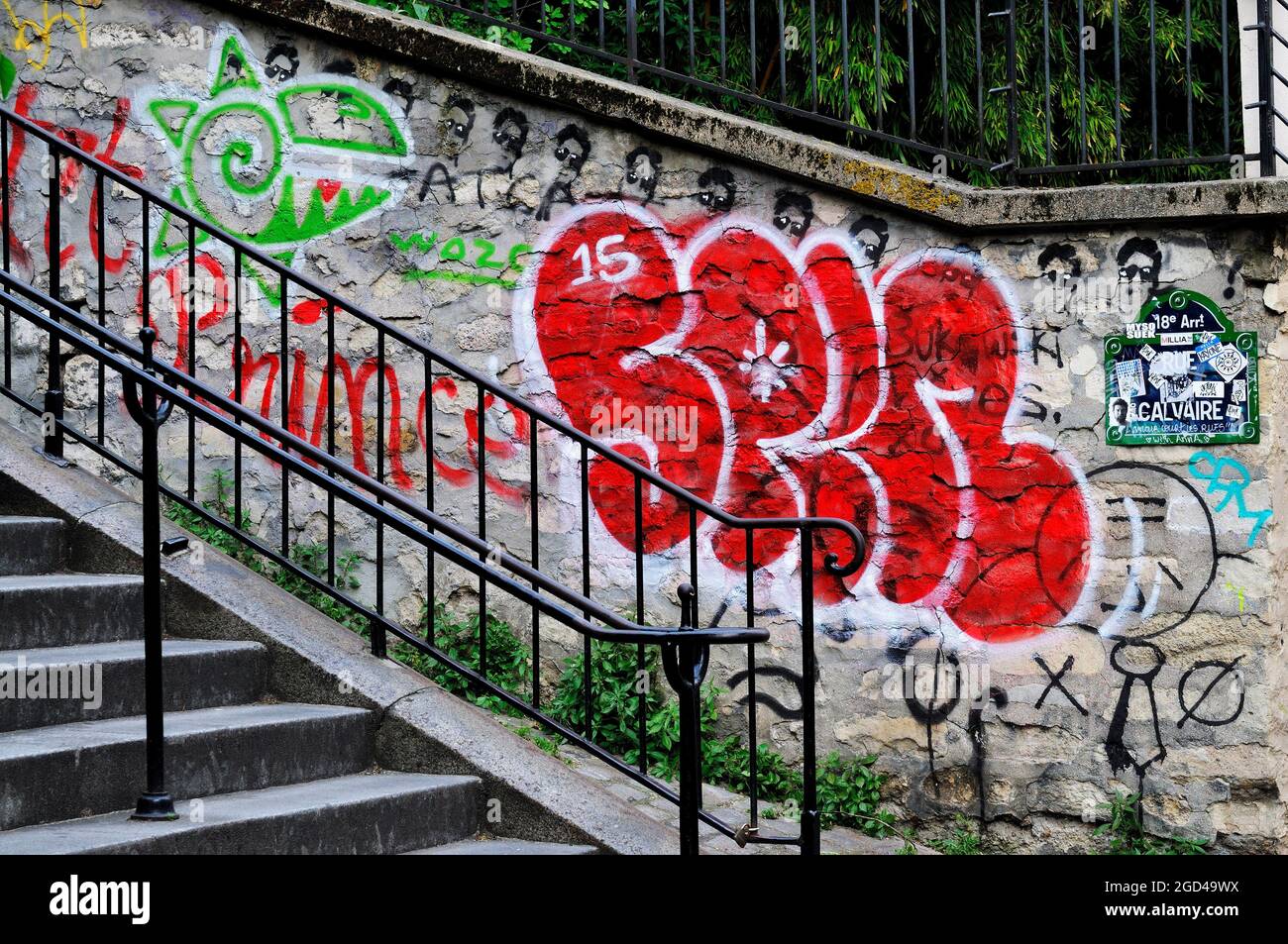 FRANKREICH, PARIS (75) 18. ARRONDISSEMENT, BEZIRK MONTMARTRE, STREET ART IN DER RUE DU CALVAIRE Stockfoto