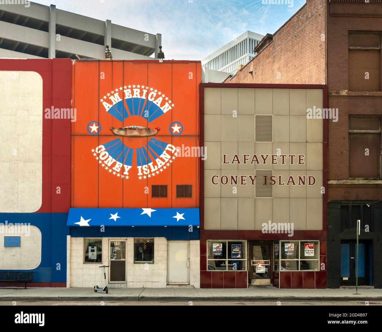 DETROIT, MI/USA - 06. AUGUST 2021: Rivals American and Lafayette coney Island Side by Side Restaurants, Detroit, Michigan. Stockfoto