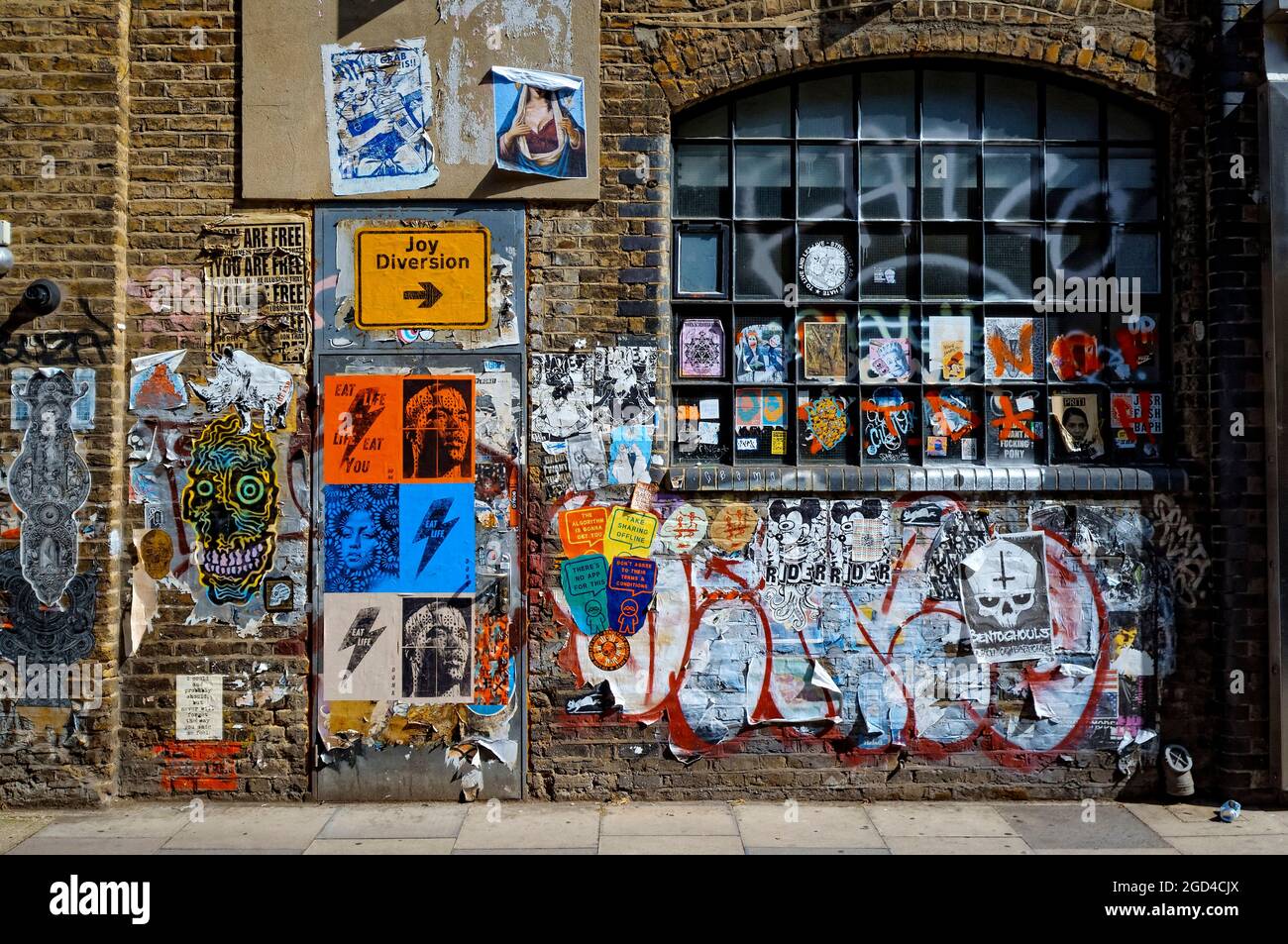 Graffiti on Fashion Street, City of London, England - 17. Juli 2021 Stockfoto