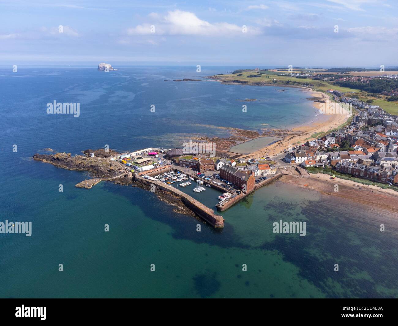 Luftaufnahme von der Drohne des Hafens bei North Berwick in East Lothian, Schottland, Großbritannien Stockfoto