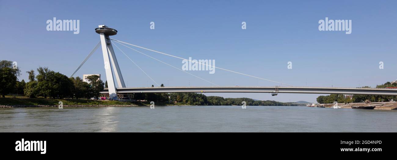 Geographie / Reisen, Slowakei, Bratislava, Donau, SNP-Brücke, Brücke des slowakischen Nationalaufstandes, ZUSÄTZLICHE-RECHTE-CLEARANCE-INFO-NOT-AVAILABLE Stockfoto
