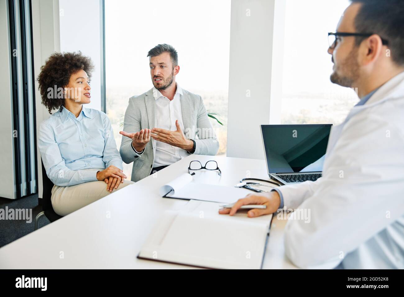 Beziehung arzt patient Fotos und Bildmaterial in hoher Auflösung Alamy