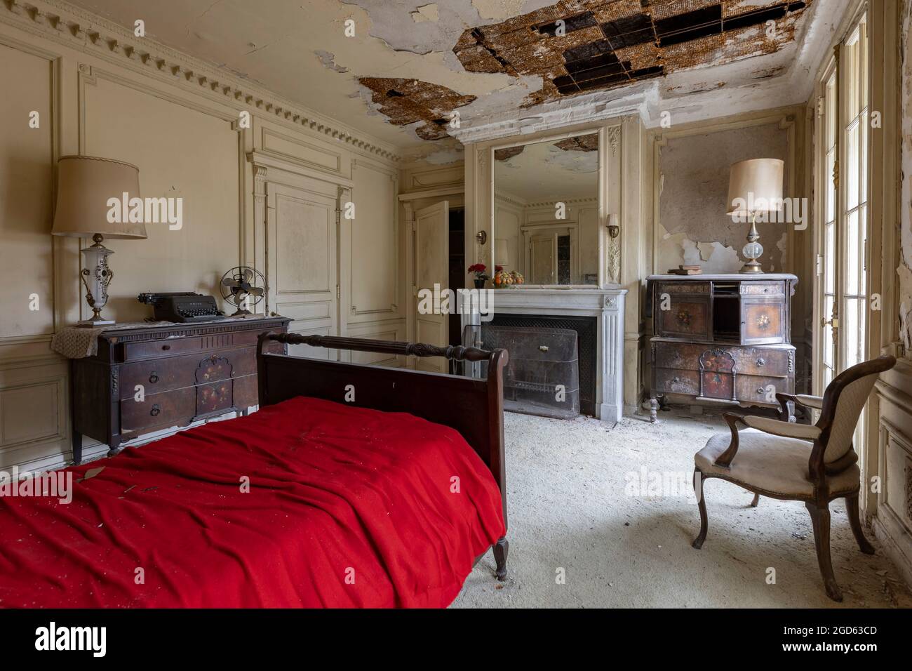 Ein Schlafzimmer im Nordflügel, in dem die meisten Möbel aus der Seminarzeit stammen. PHILADELPHIA, USA: In einem Bild eine leere große Halle und ihre Stockfoto
