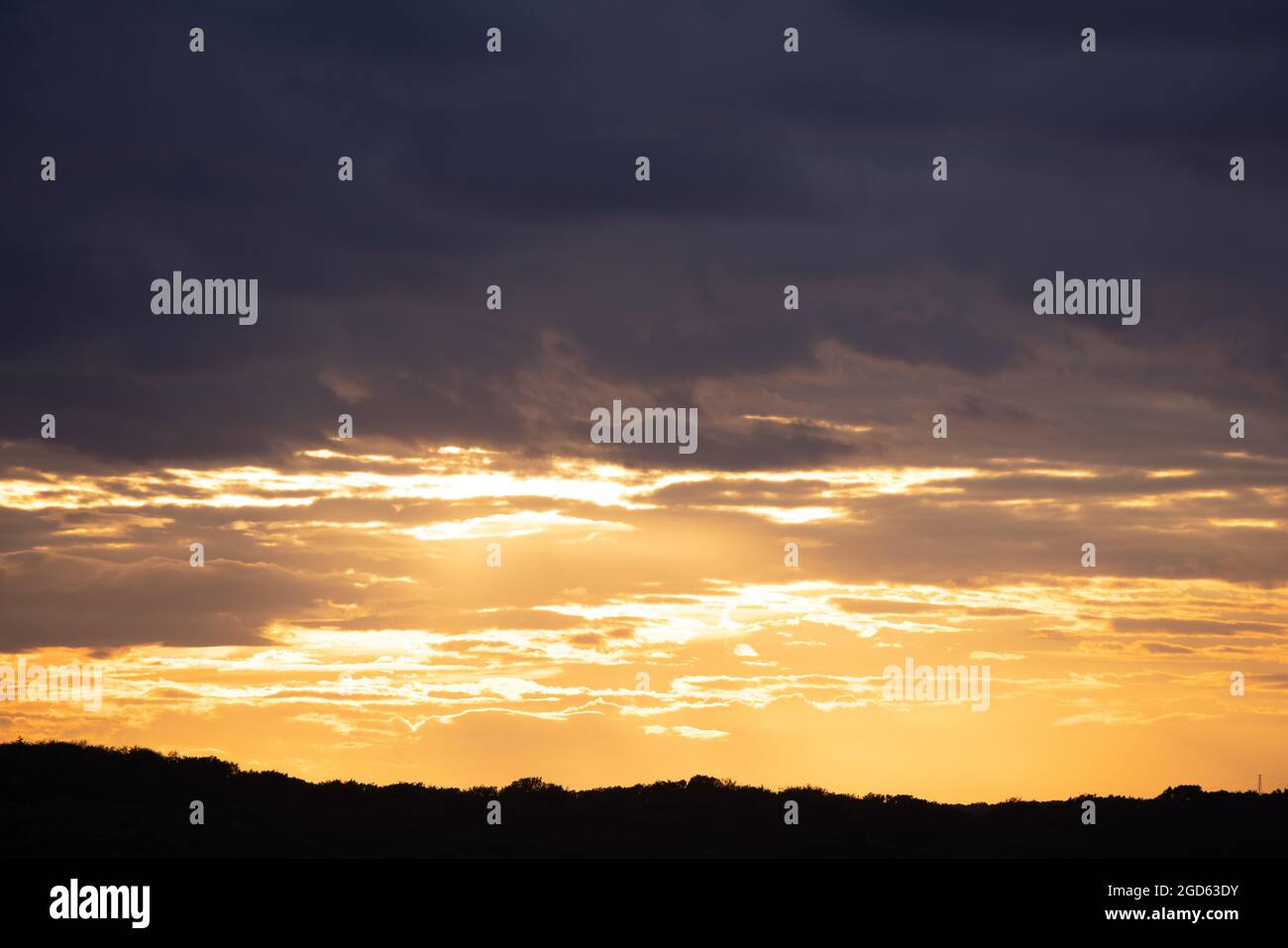 Hochauflösender Sunset Sky Hintergrund für Sky Ersatz Stockfoto