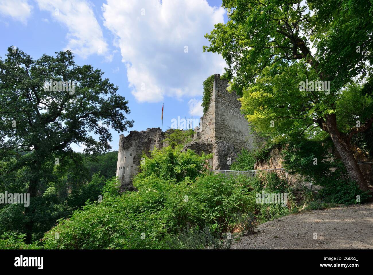 Sparbach, Niederösterreich, Österreich. Naturpark Sparbach. Johannstein Ruinen Stockfoto