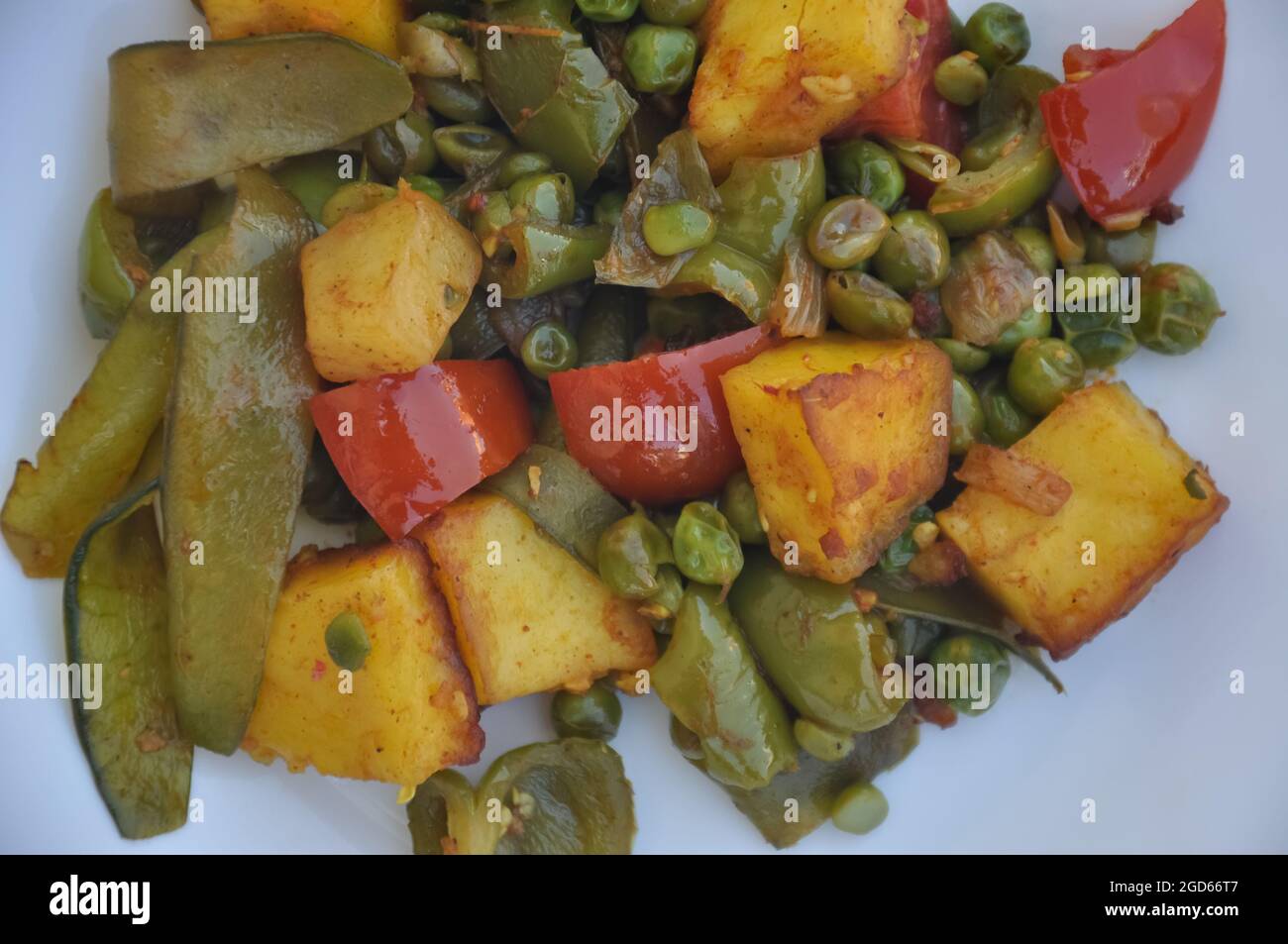 Nahaufnahme des Matar Paneer Mix-Gemüse-Rezepts (indisches Essen) Stockfoto