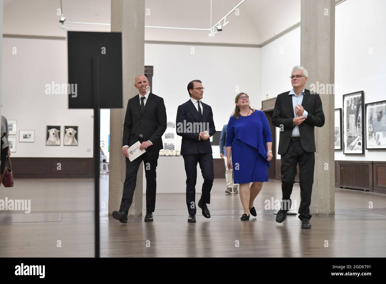 Anders Kindberg, Direktor der Stockholmer Stadtimmobilie, Prinz Daniel, die Vorsitzende des Stadtrats Cecilia Brinck und Direktorin von Liljevalchs Marten Castenfors und nehmen an der Einweihung des neuen Gebäudes Liljevalchs+ im Liljevalchs Kunstmuseum in Stockholm, Schweden, Teil 11. August 2021.Foto von Stina Stjernkvist / TT Code 11610 Stockfoto