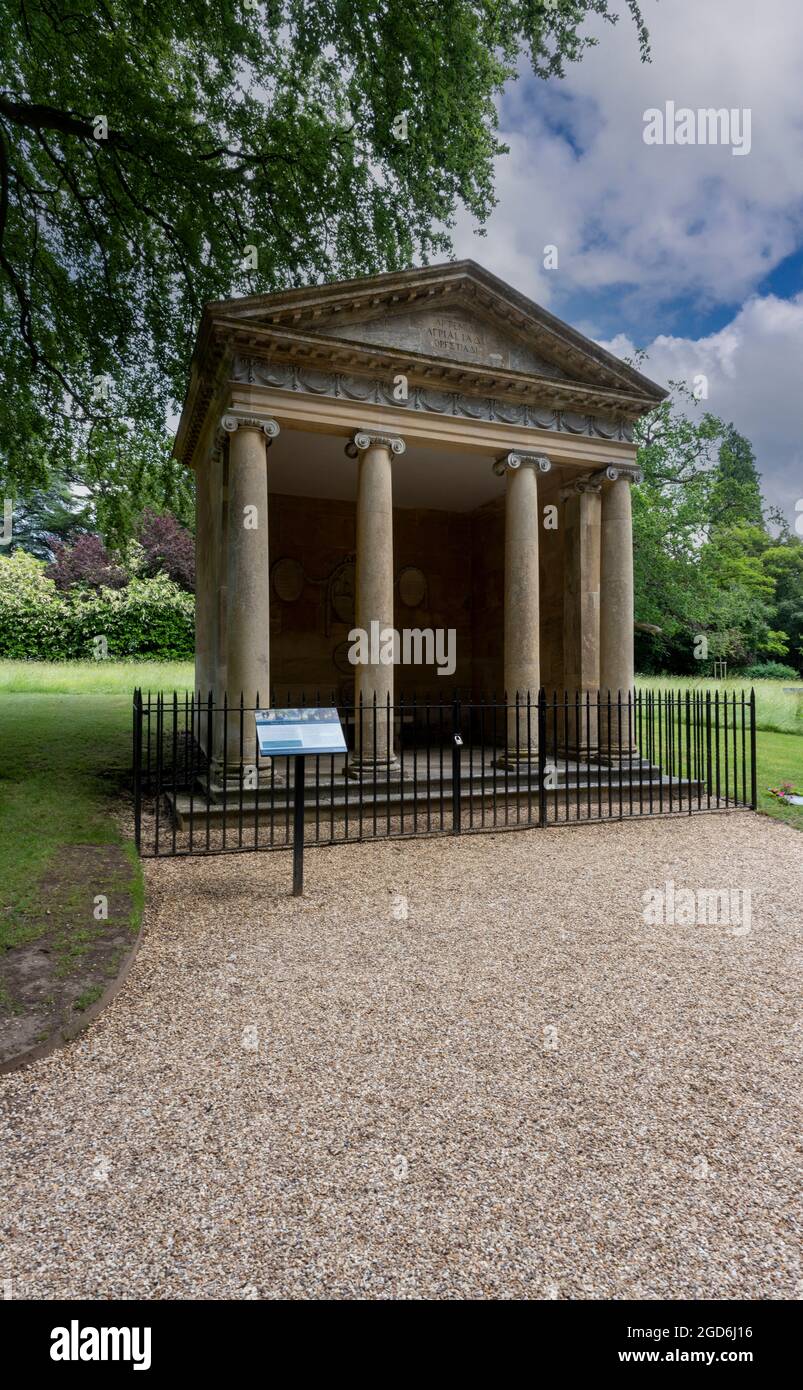 Kleines Sommerhaus, bekannt als der Tempel der Diana auf dem Gelände des Blenheim Palace, Woodstock, Oxfordshire, England, Großbritannien Stockfoto