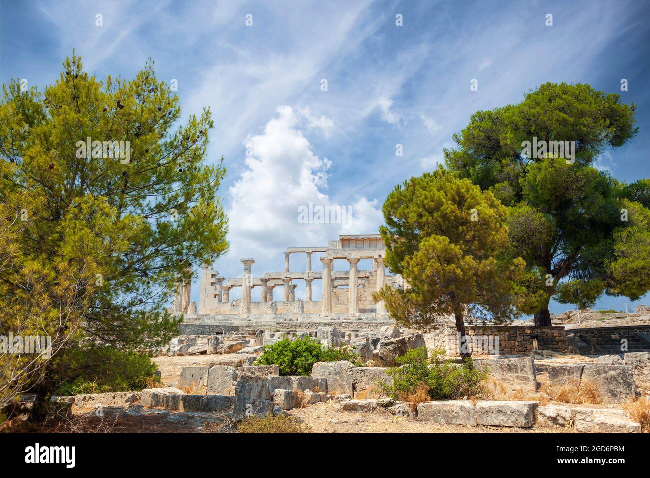 Der Tempel von Aphaia oder Afea, ein dorischer Tempel in einem Sanktuarium, das der Göttin Αthina Aphaia auf der Insel Aegina (Griechenland) von 500 v. Chr. gewidmet ist Stockfoto