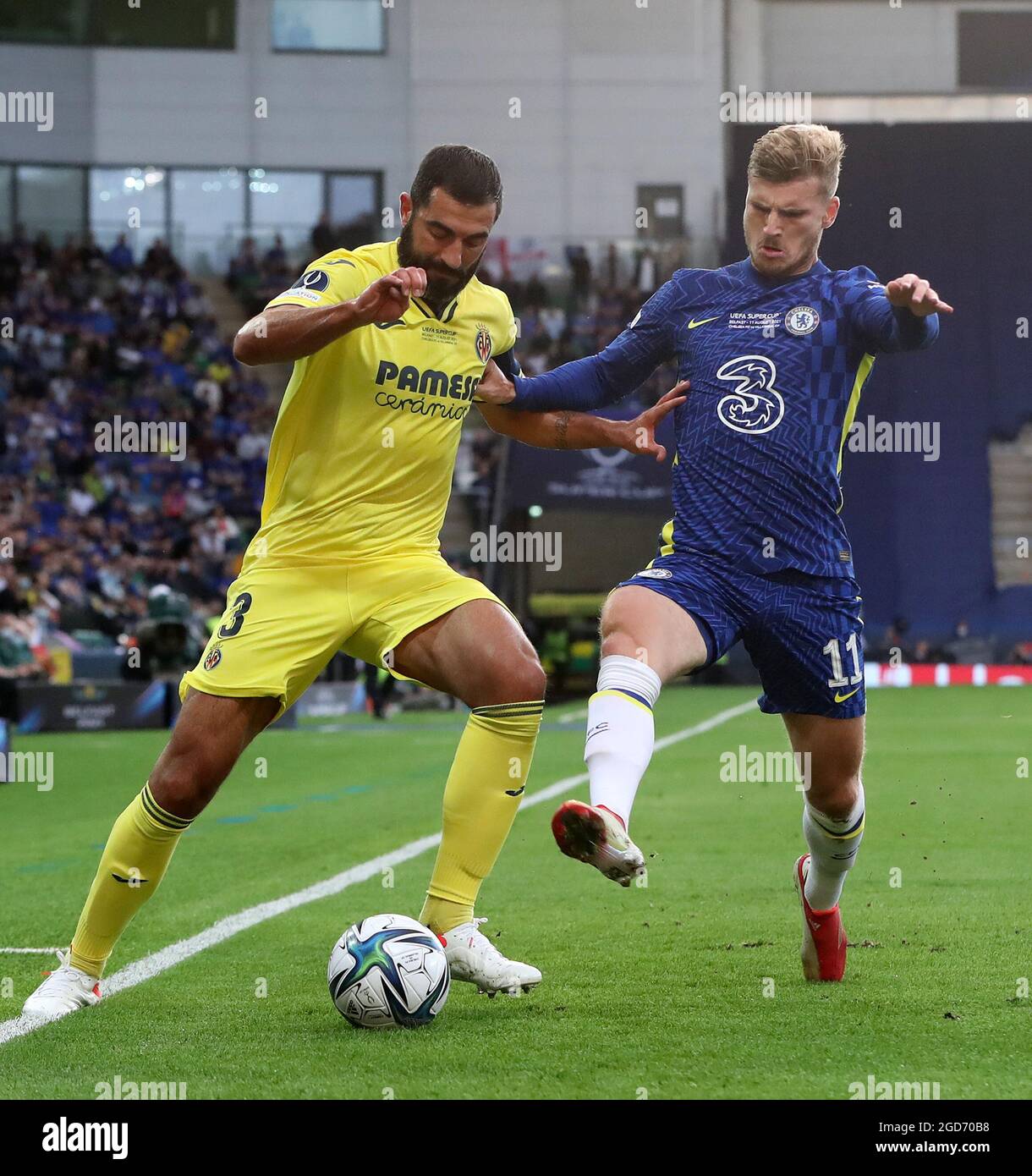 Raul Albiol von Villarreal (links) und Timo Werner von ...