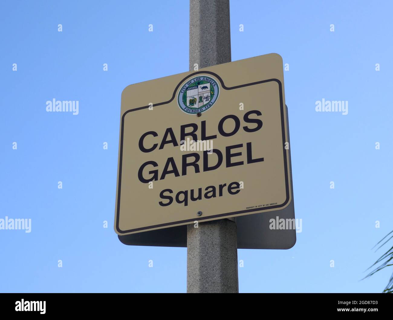 Los Angeles, Kalifornien, USA 10. August 2021 EIN allgemeiner Blick auf die Atmosphäre des Carlos Gardel Square Zeichen am 10. August 2021 in Los Angeles, Kalifornien, USA. Foto von Barry King/Alamy Stockfoto Stockfoto