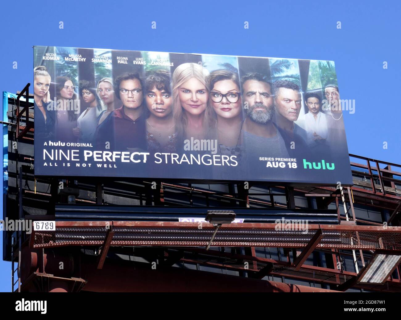 Los Angeles, Kalifornien, USA 10. August 2021 EIN allgemeiner Blick auf die Atmosphäre von Nine Perfect Strangers Plakatwand am 10. August 2021 in Los Angeles, Kalifornien, USA. Foto von Barry King/Alamy Stockfoto Stockfoto