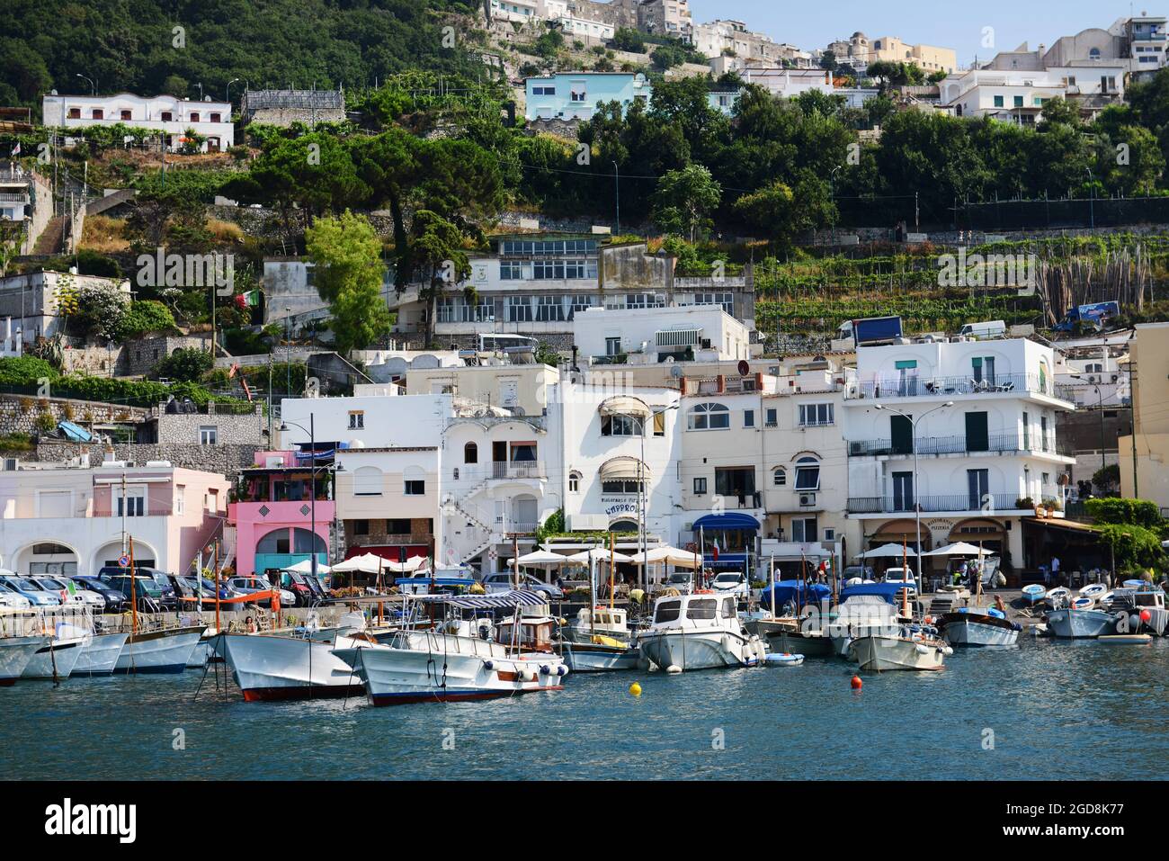 Blick auf die Marina Grande auf der Insel Capri, Region Kampanien, Italien. Stockfoto