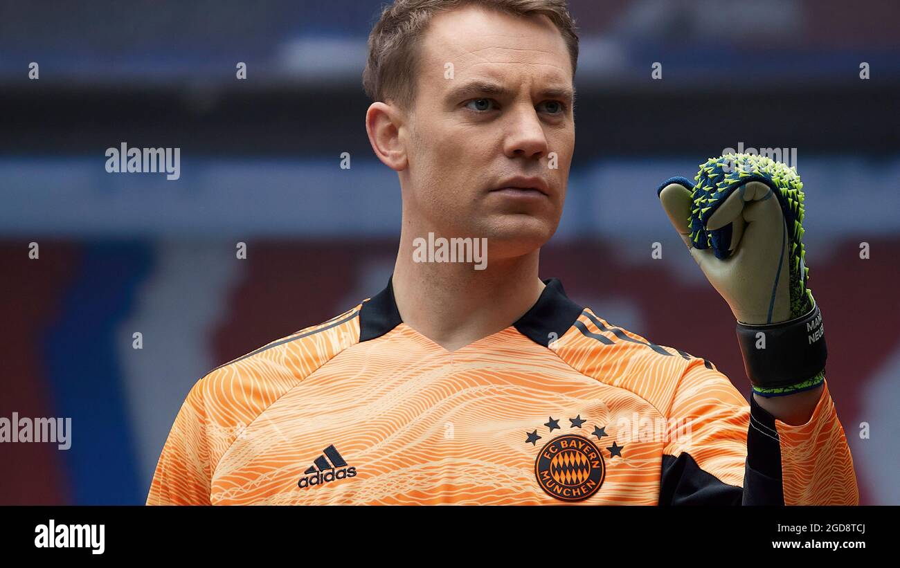 München Deutschland, 10.8.2021, Fußball: Manuel Neuer, FC Bayern München im  Heimtrikot der Saison 2021/22 Stockfotografie - Alamy