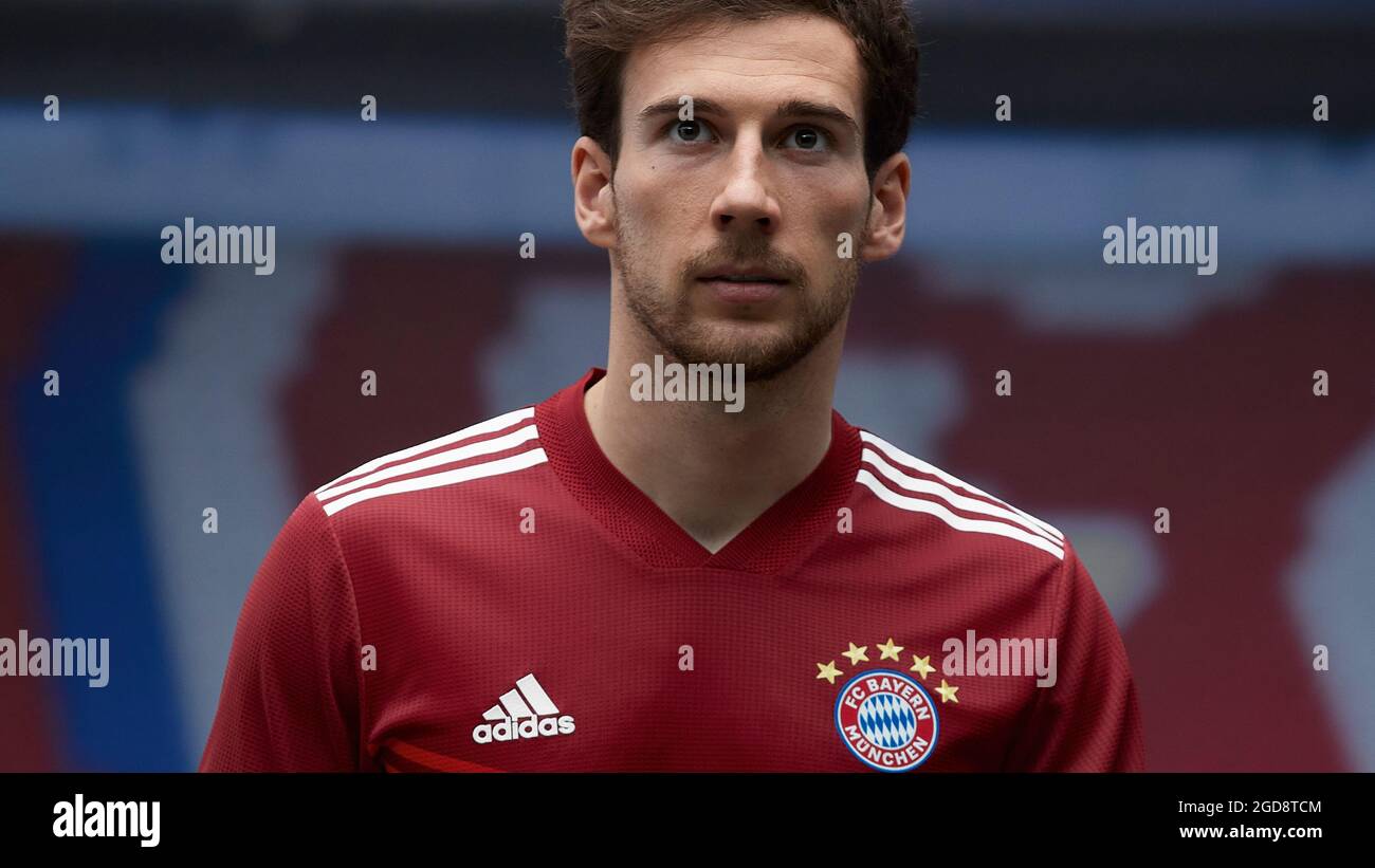 München Deutschland, 10.8.2021, Fußball: Leon Goretzka, FC Bayern München im Heimtrikot der Saison 2021/22 Stockfoto