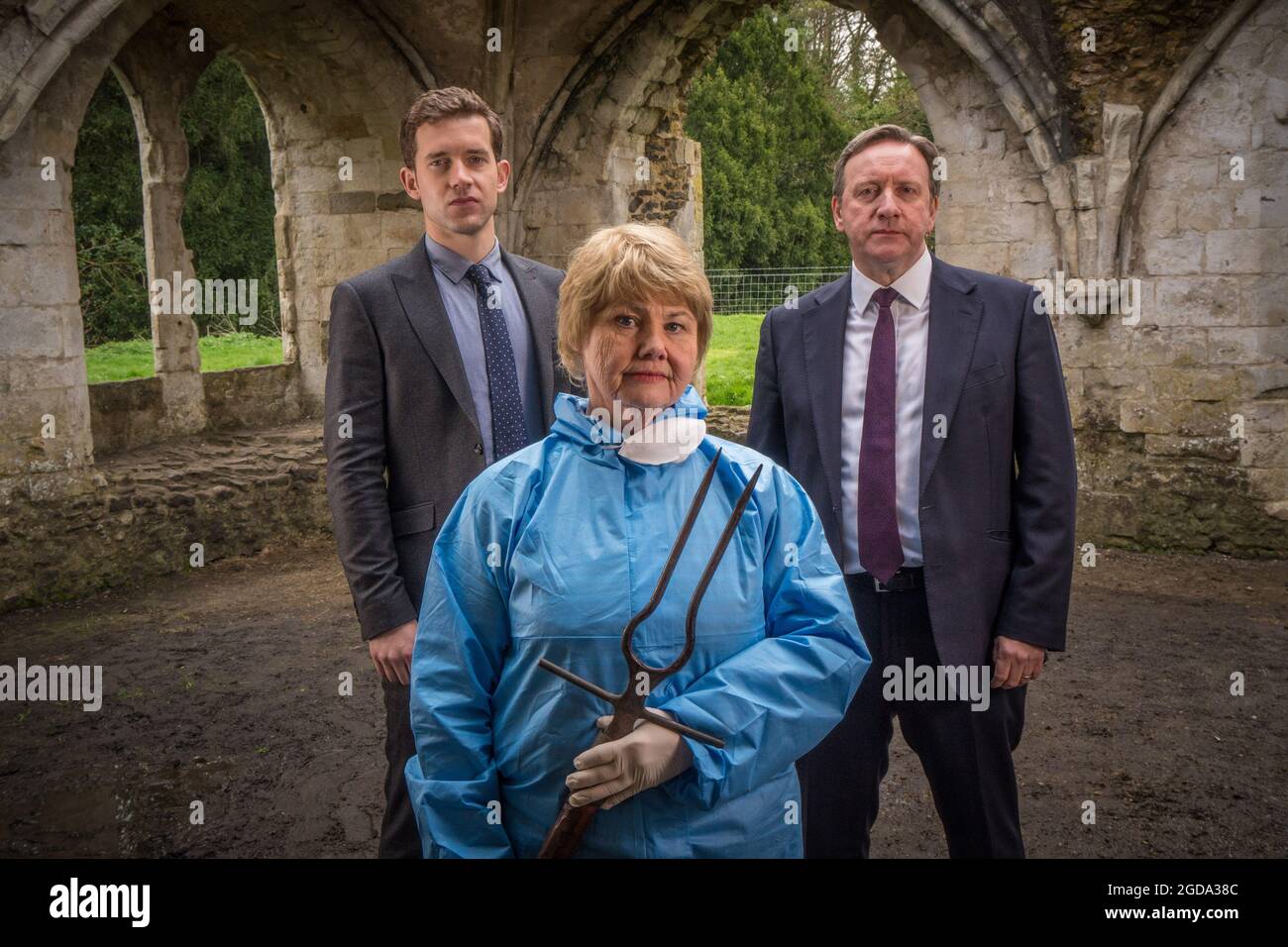 MIDSOMER MURDER XX Ep.1 der Geist der Abtei Causton, Fleur Perkins, die neue forensische Pathologe Annette Badland, Stockfoto