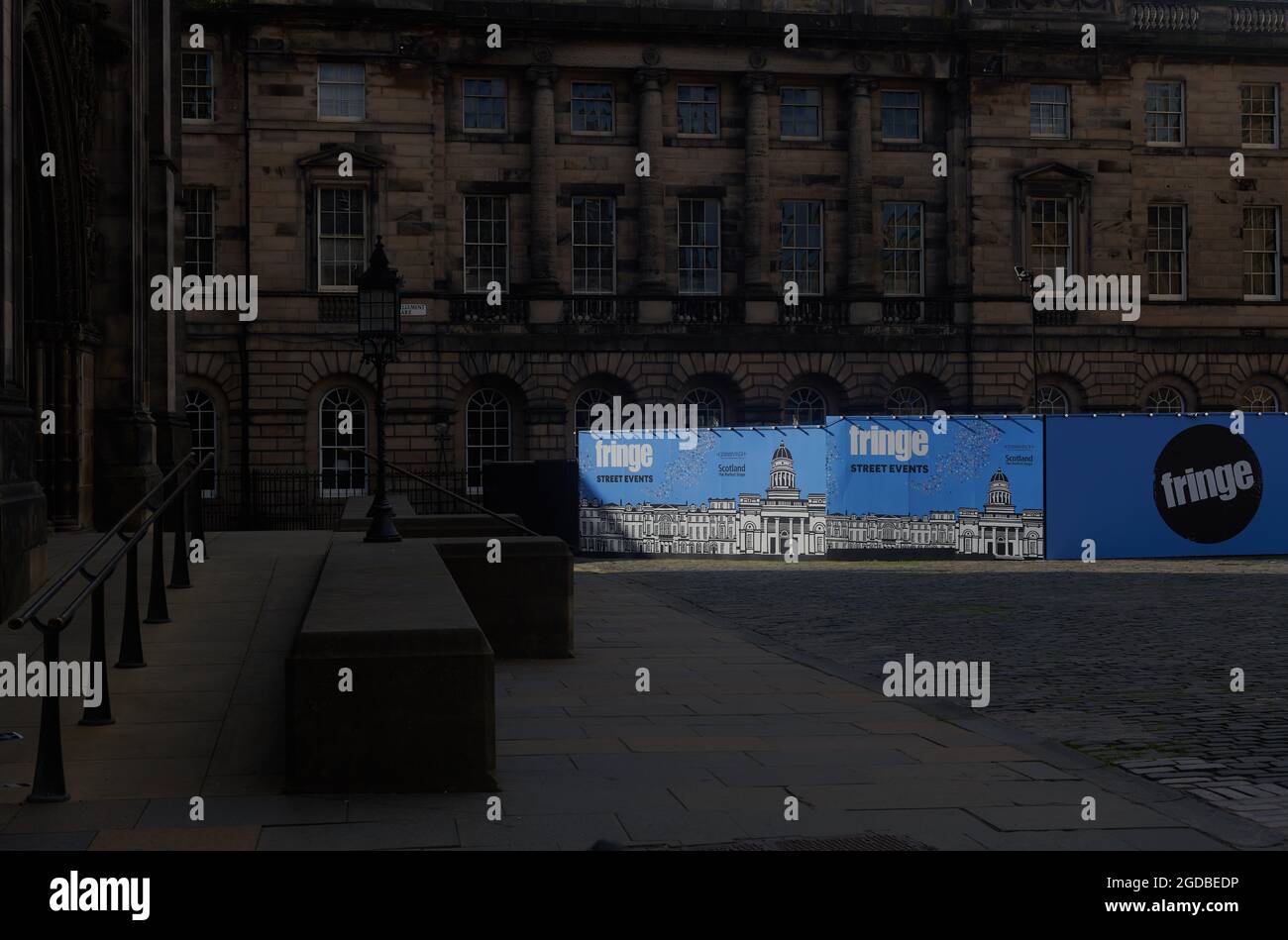 Edinburgh, Schottland, Großbritannien. August 2021. Edinburgh Schottland, Großbritannien August 12 2021. Edinburgh Festival Fringe Performance space in Parliament Square. Credit alamy live News Stockfoto