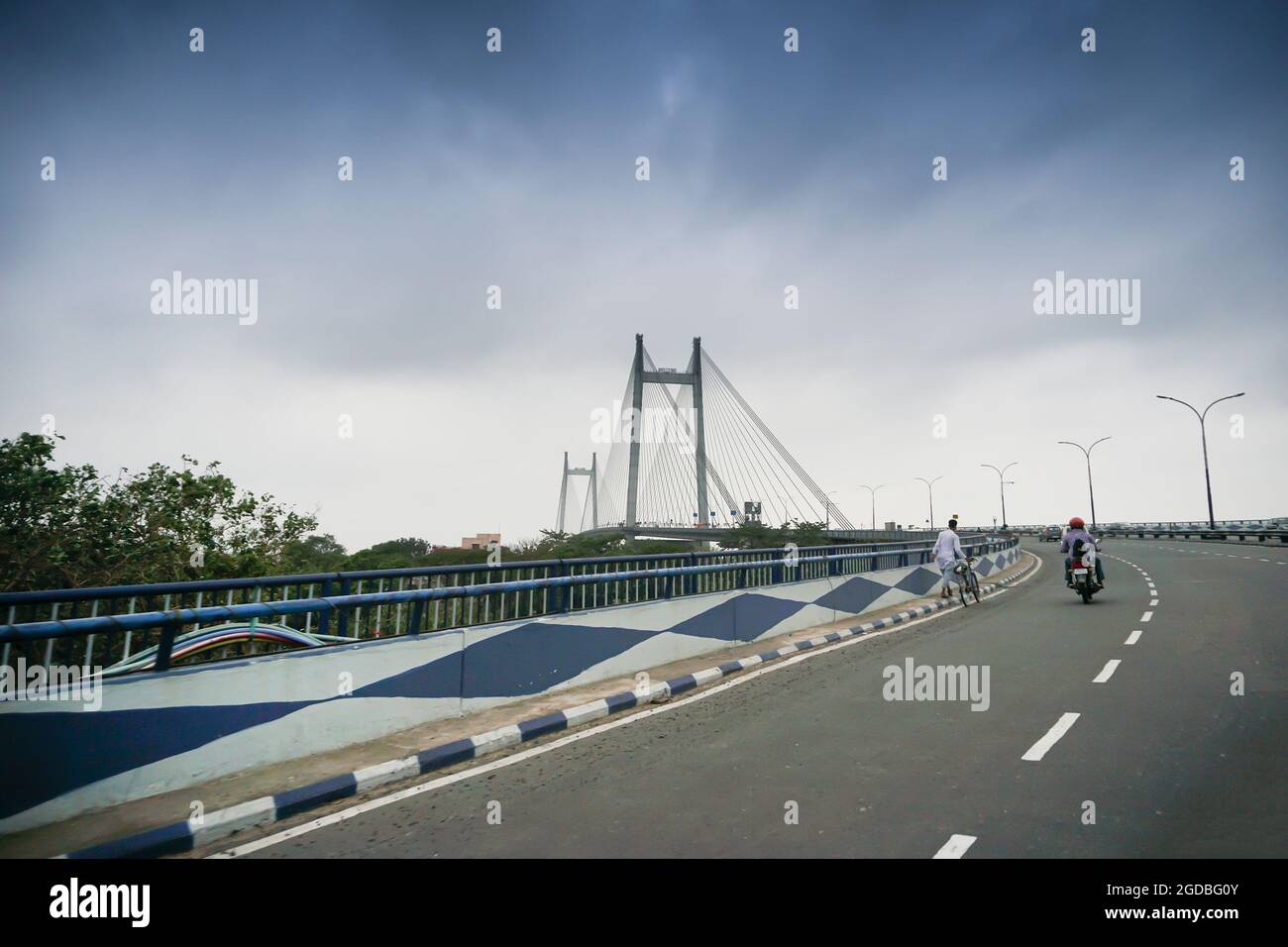 Vidyasagar Setu (Brücke) über den Fluss Ganges, bekannt als 2. Hooghly-Brücke in Kalkutta, Westbengalen, Indien. Verbindet Howrah und Kalkutta, zwei große Städte von We Stockfoto