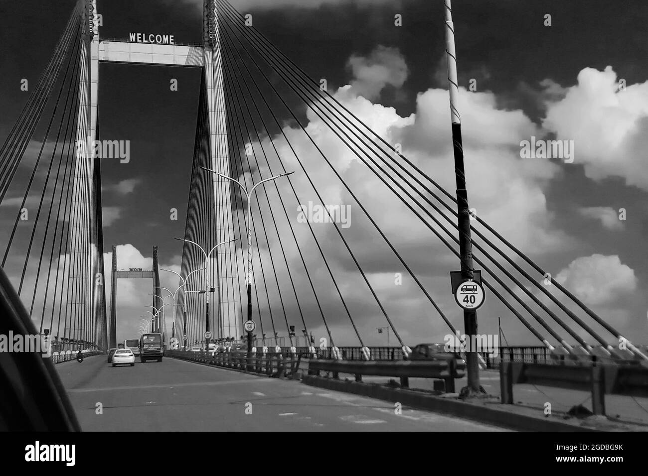 Vidyasagar Setu (Brücke) über den Fluss Ganges, bekannt als 2. Hooghly-Brücke in Kalkutta, Westbengalen, Indien. Verbindet Howrah und Kalkutta, Longest Cable - sta Stockfoto