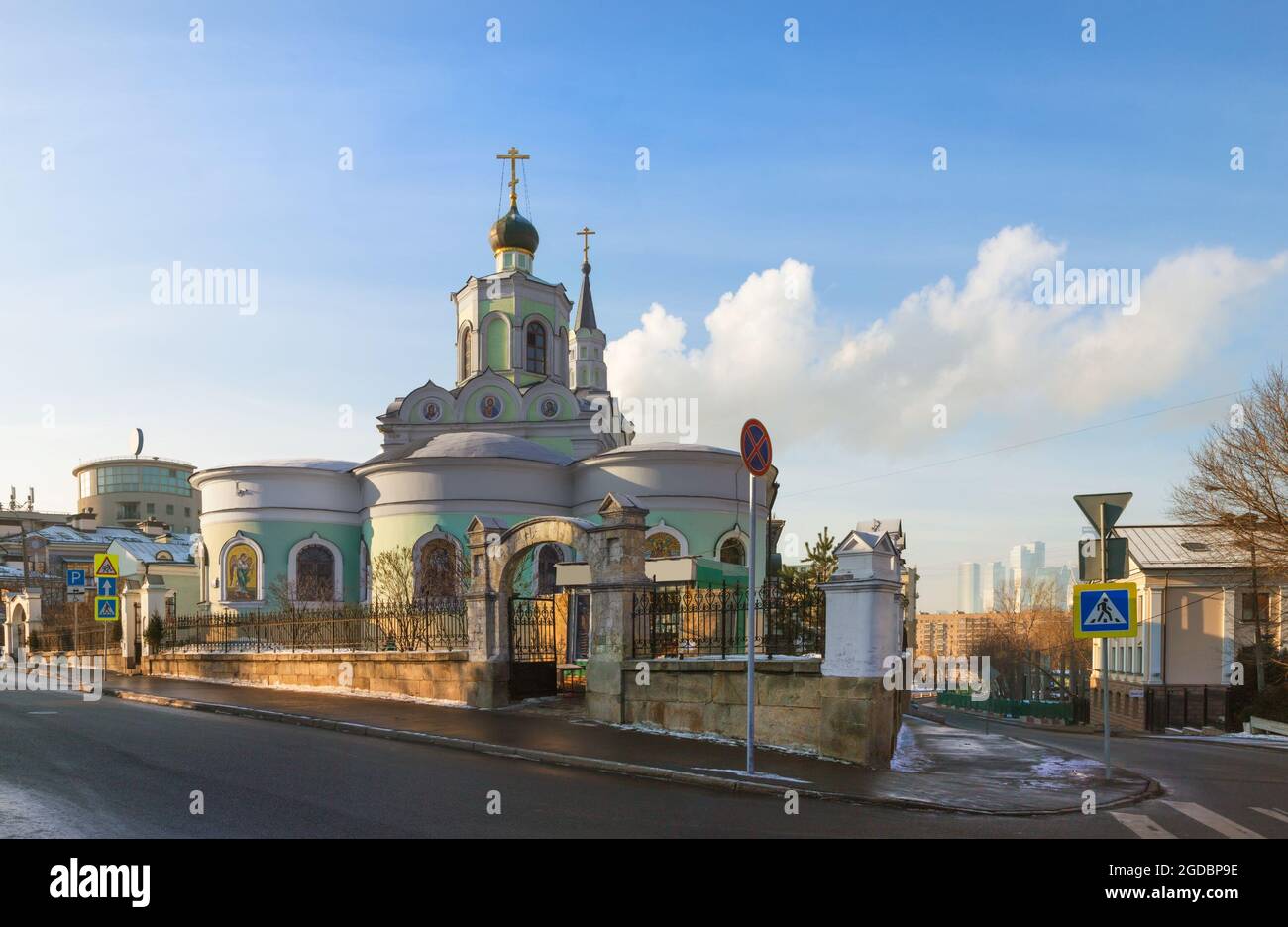 Kirche der Kreuzerhöhung in Chistiy Vrazhek. Moskau, Russland. Stockfoto