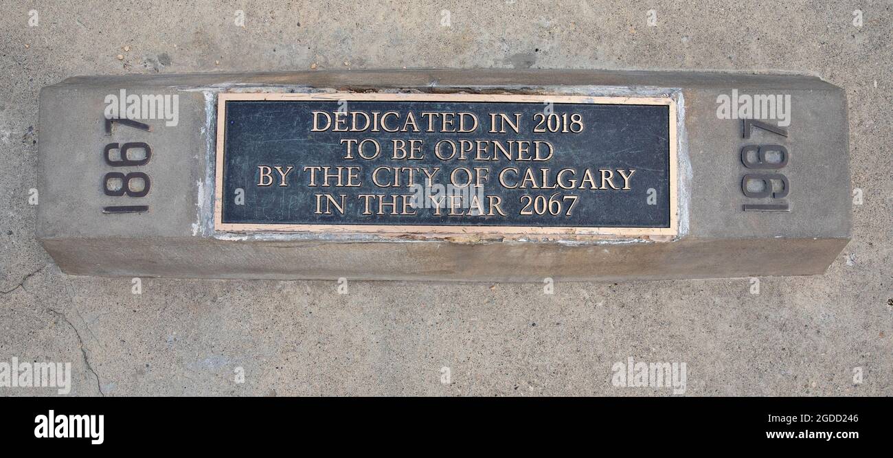 Die Zeitkapsel im Confederation Park, Calgary, Kanada, wird im Jahr 2067 eröffnet, das die zweihundertjährige kanadische Feier sein wird. Stockfoto